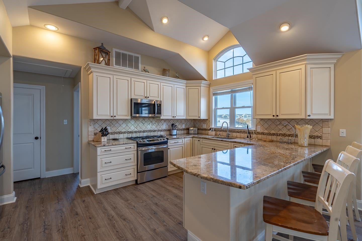 Sea Isle City, New Jersey, 08243, United States, 7 Bedrooms Bedrooms, ,5 BathroomsBathrooms,Residential,Pending,1993611