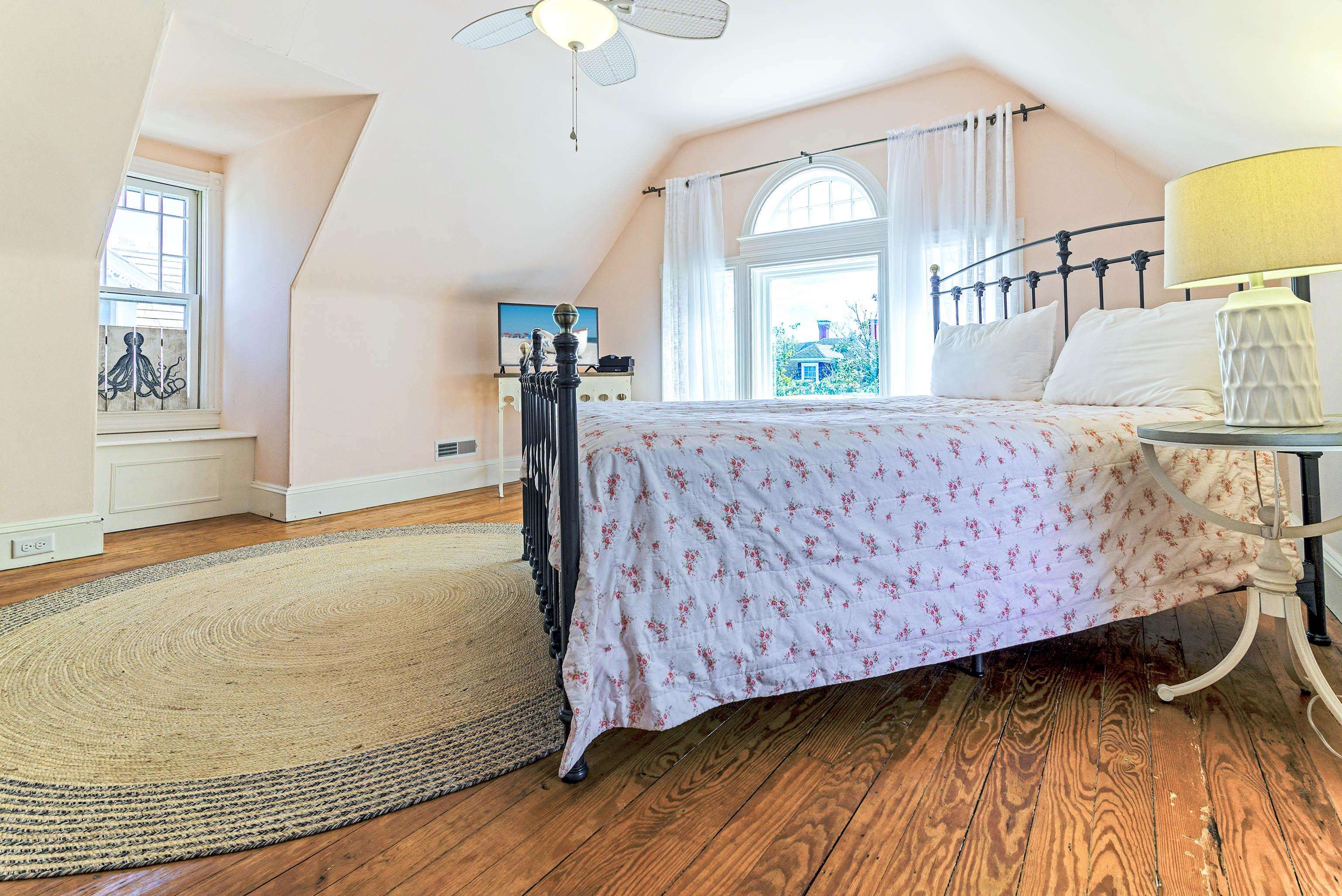 Cape May, New Jersey, 08204, United States, 8 Bedrooms Bedrooms, ,5 BathroomsBathrooms,Residential,Active,1952293