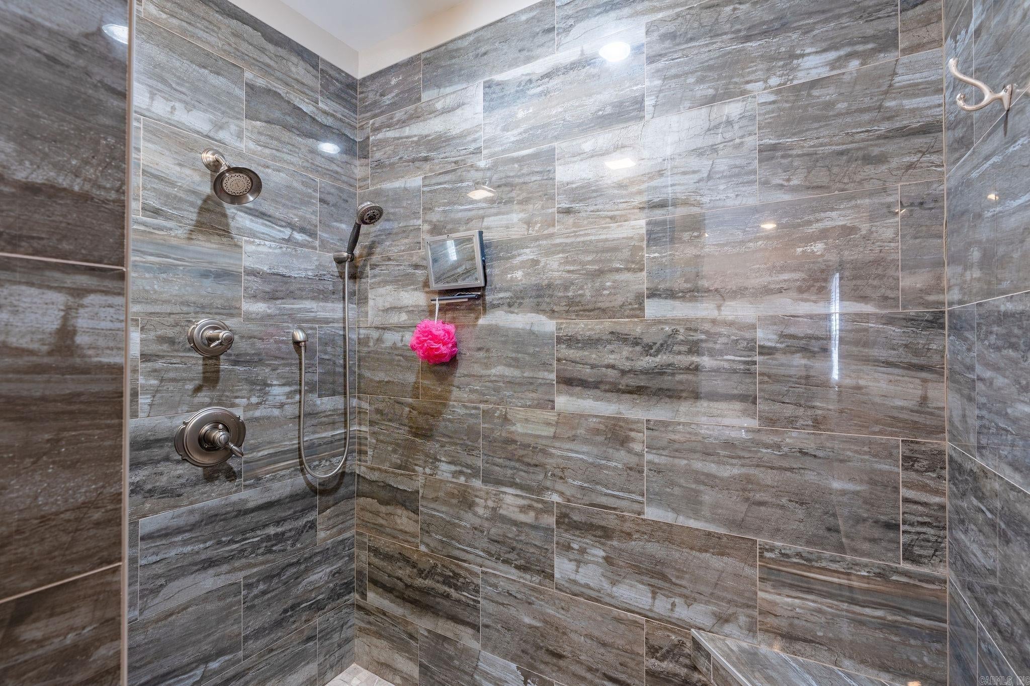 Greers Ferry, Arkansas, 72067, United States, 4 Bedrooms Bedrooms, ,4 BathroomsBathrooms,Residential,Active,1898024