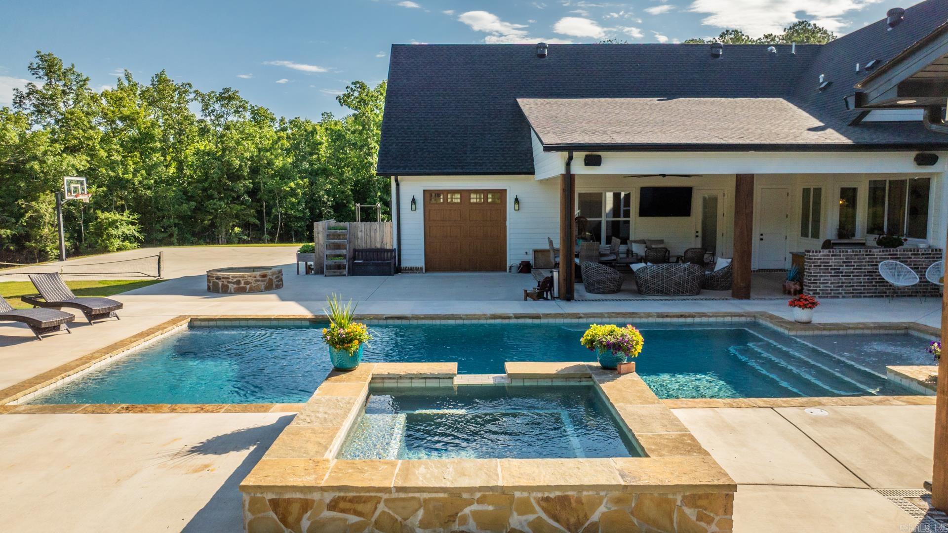 Conway, Arkansas, 72034, United States, ,6 BathroomsBathrooms,Residential,Active,1839450