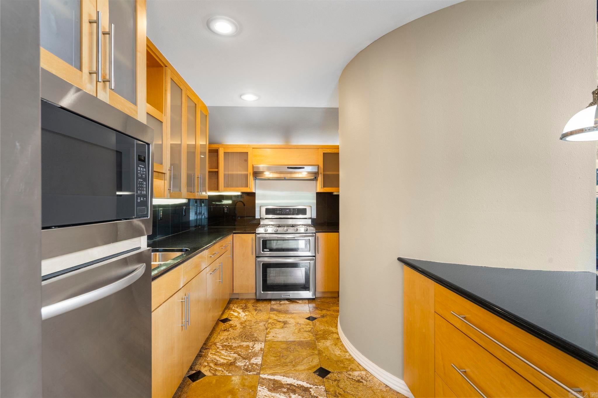 Fayetteville, Arkansas, 72703, United States, 4 Bedrooms Bedrooms, ,3 BathroomsBathrooms,Residential,Active,2007010