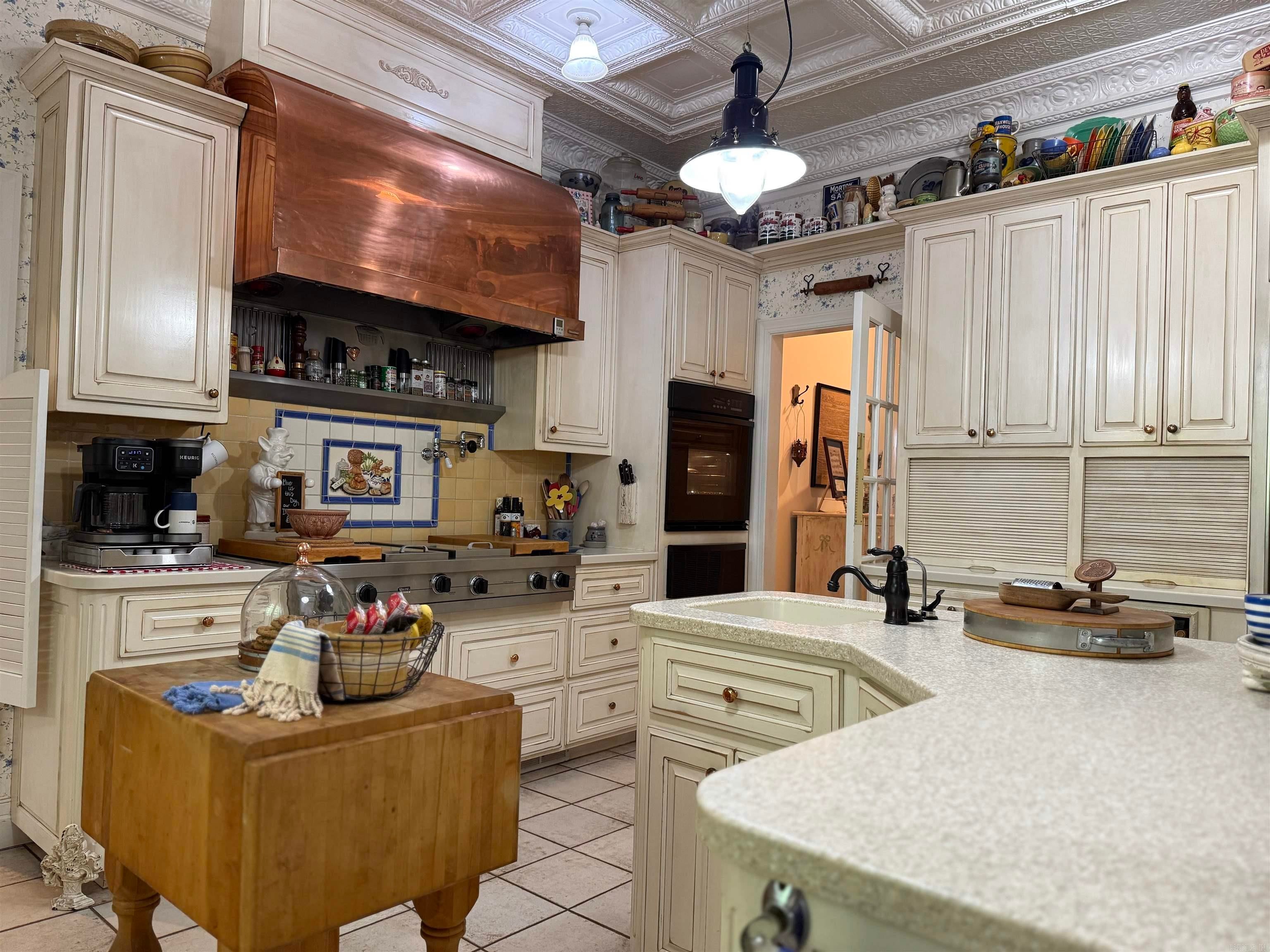 Mountain View, Arkansas, 72560, United States, 4 Bedrooms Bedrooms, ,5 BathroomsBathrooms,Residential,Active,1898230