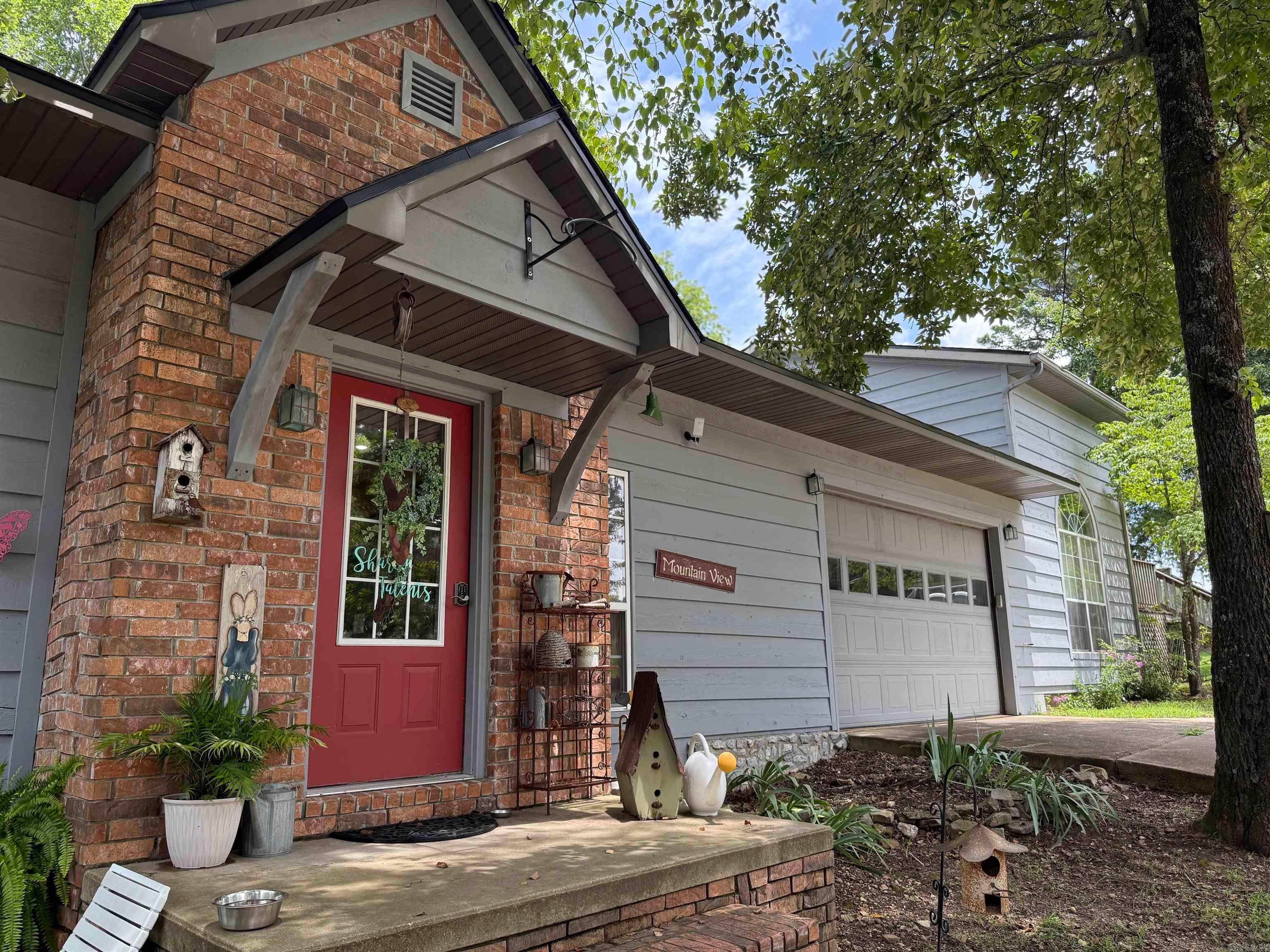 Mountain View, Arkansas, 72560, United States, 4 Bedrooms Bedrooms, ,5 BathroomsBathrooms,Residential,Active,1898230