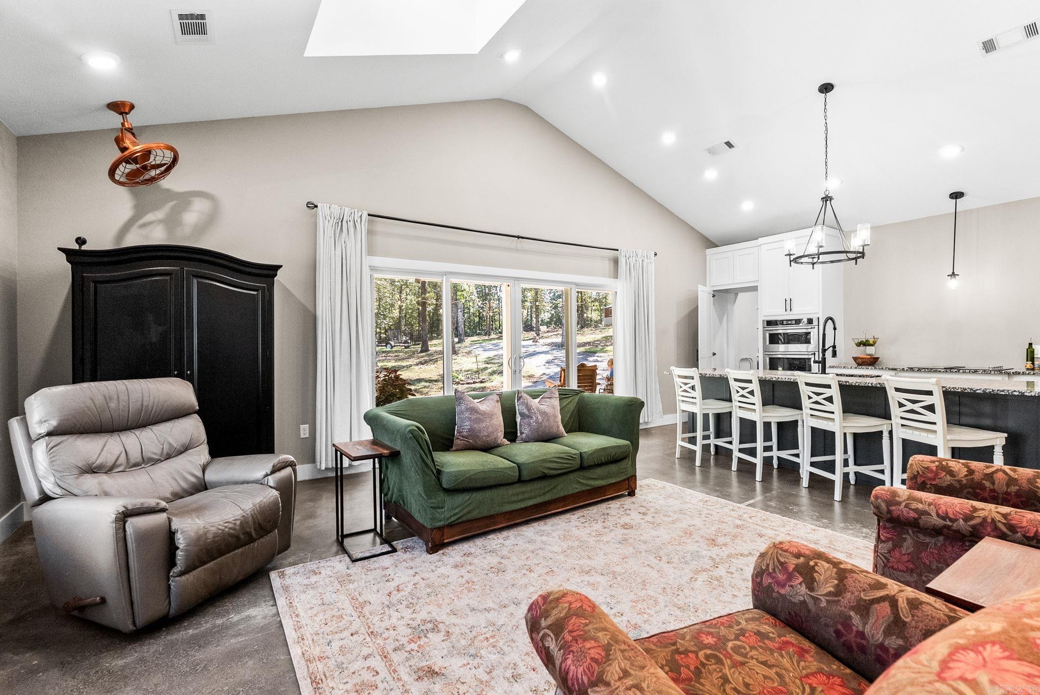 Greenbrier, Arkansas, 72058, United States, 4 Bedrooms Bedrooms, ,5 BathroomsBathrooms,Residential,Active,1954427