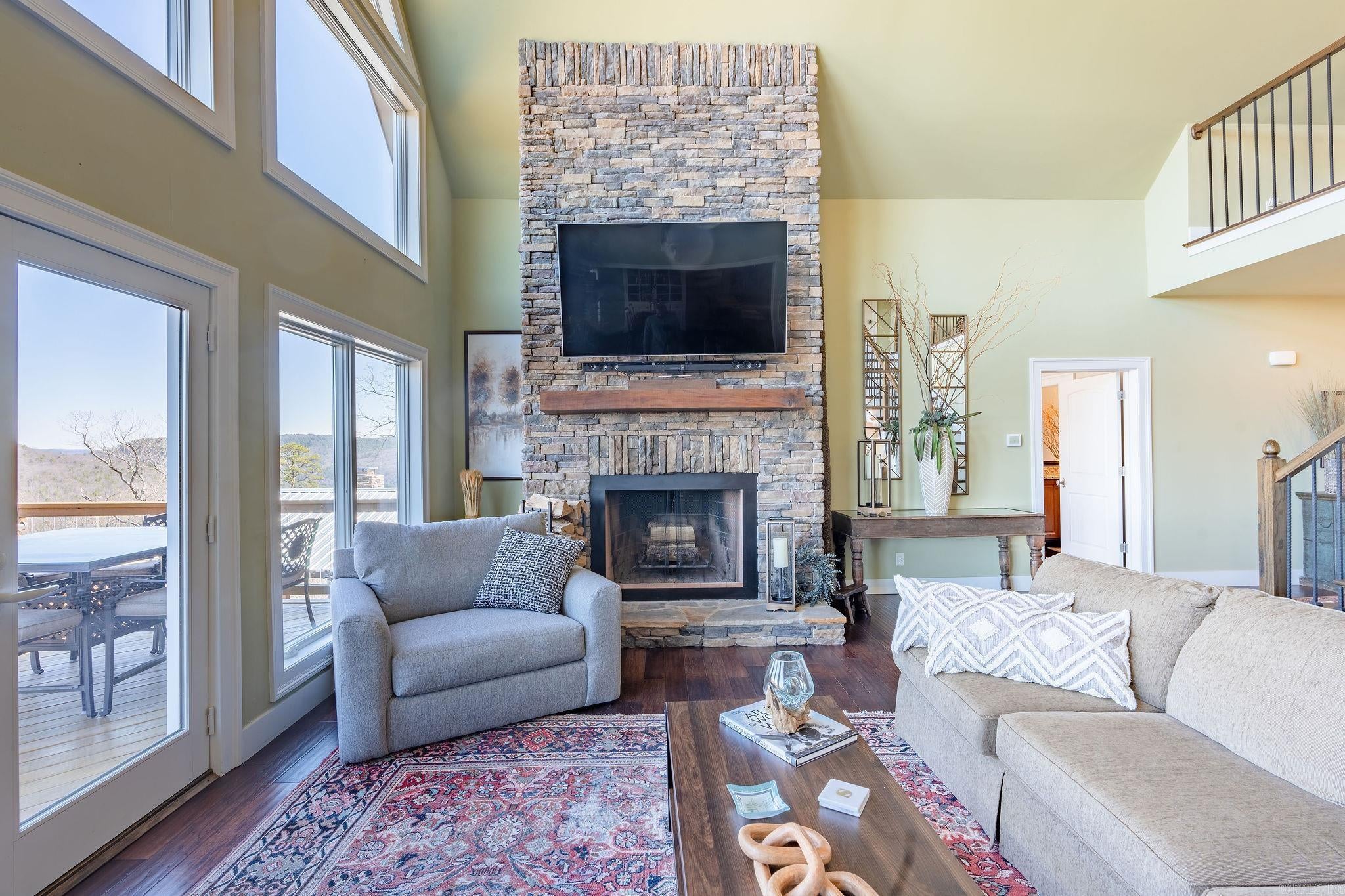 Greers Ferry, Arkansas, 72067, United States, 4 Bedrooms Bedrooms, ,4 BathroomsBathrooms,Residential,Active,1898024