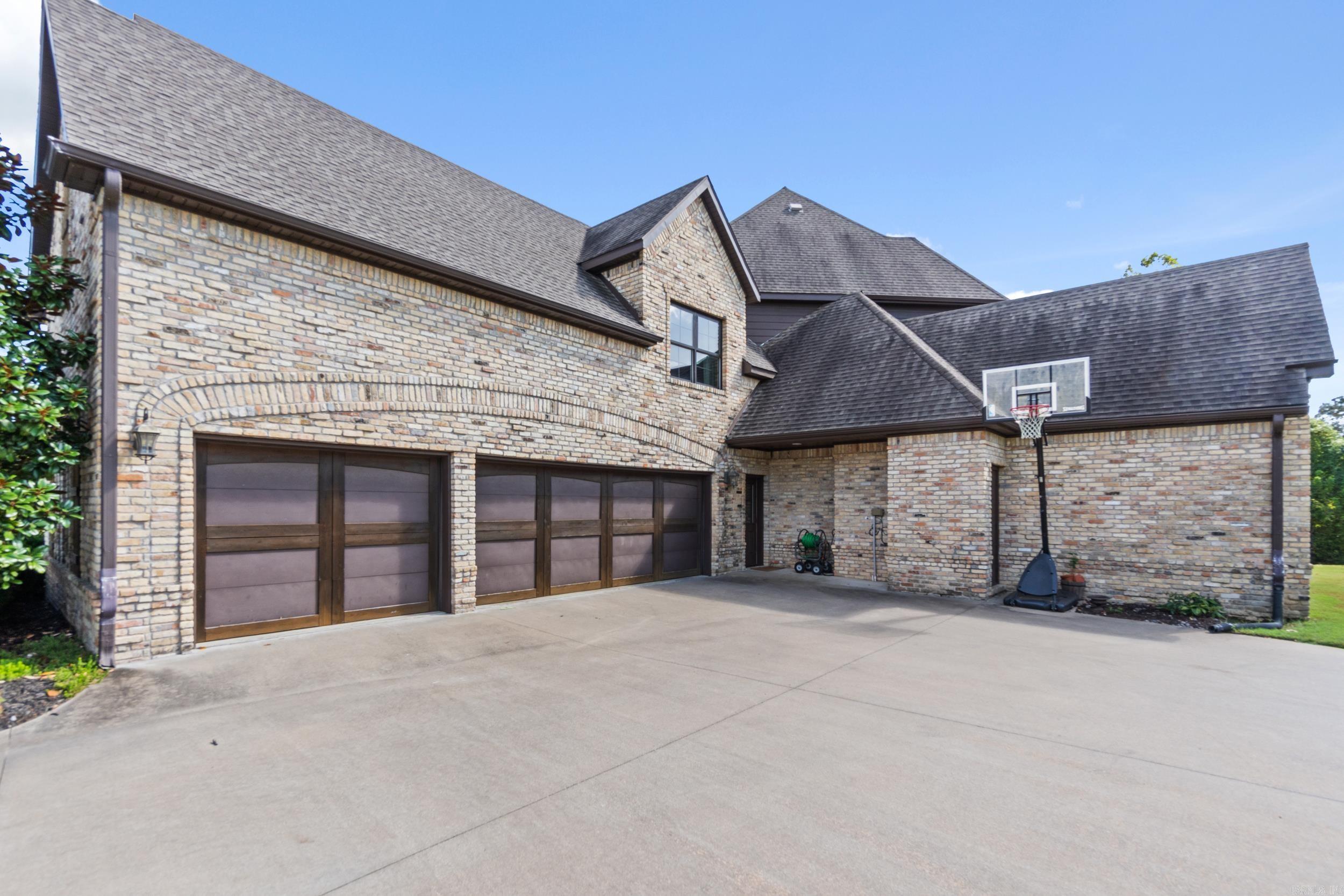 Bentonville, Arkansas, 72713, United States, 4 Bedrooms Bedrooms, ,5 BathroomsBathrooms,Residential,Active,1985867