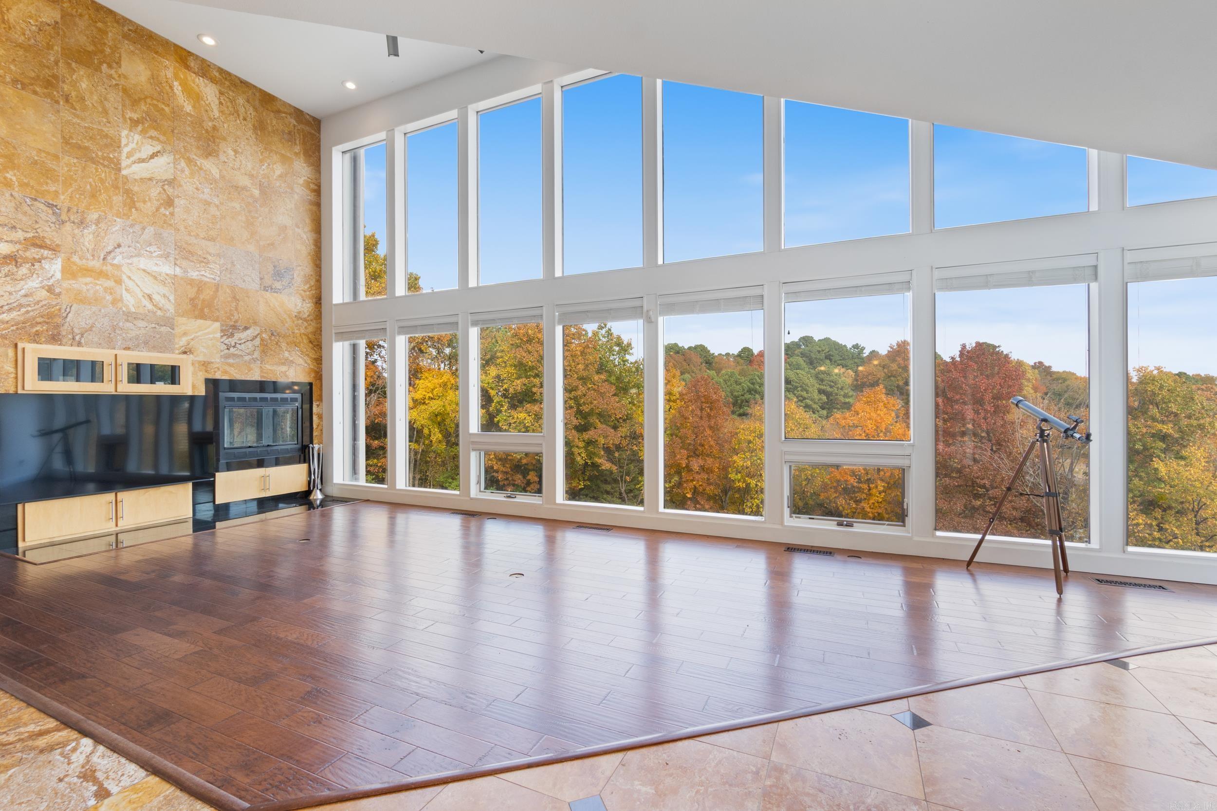 Fayetteville, Arkansas, 72703, United States, 4 Bedrooms Bedrooms, ,3 BathroomsBathrooms,Residential,Active,2007010