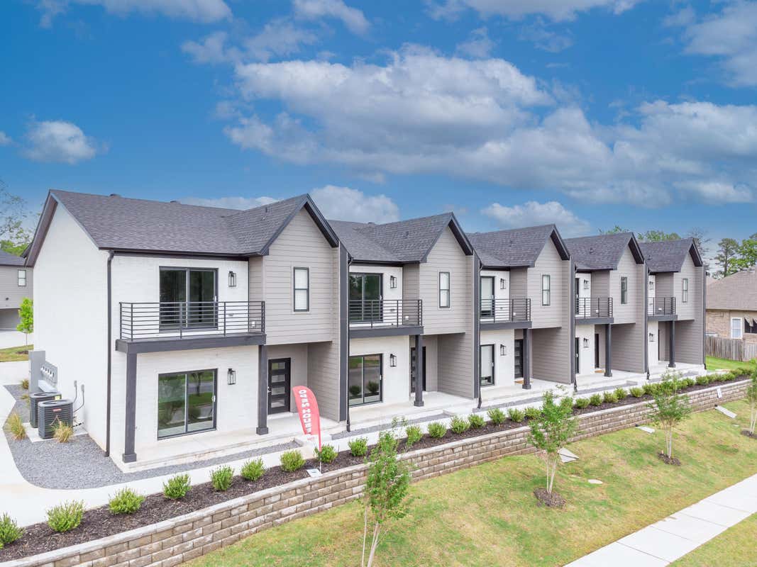 225 Country Club Pkwy Unit 24  