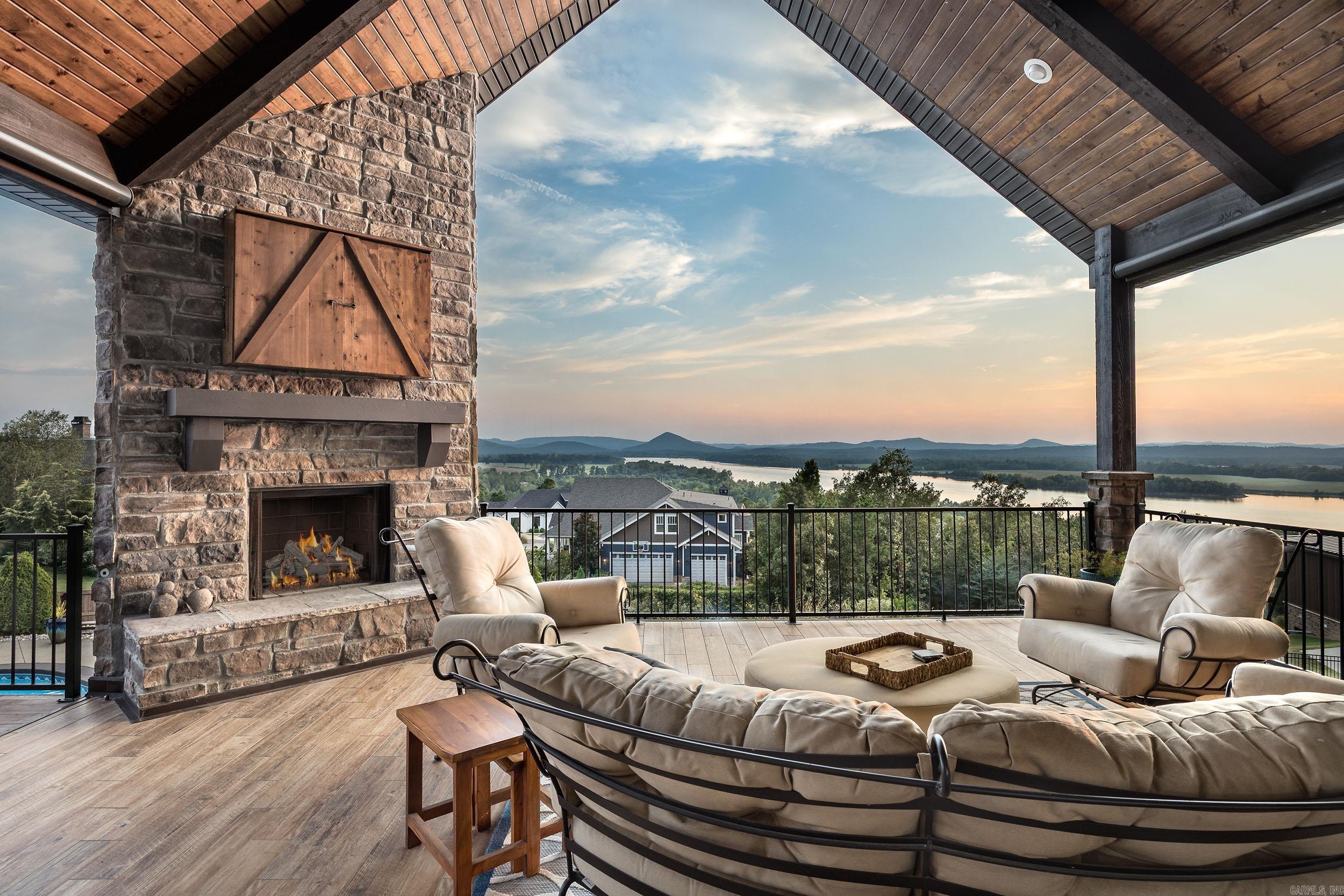 North Little Rock, Arkansas, 72113, United States, 3 Bedrooms Bedrooms, ,4 BathroomsBathrooms,Residential,Active,2010160