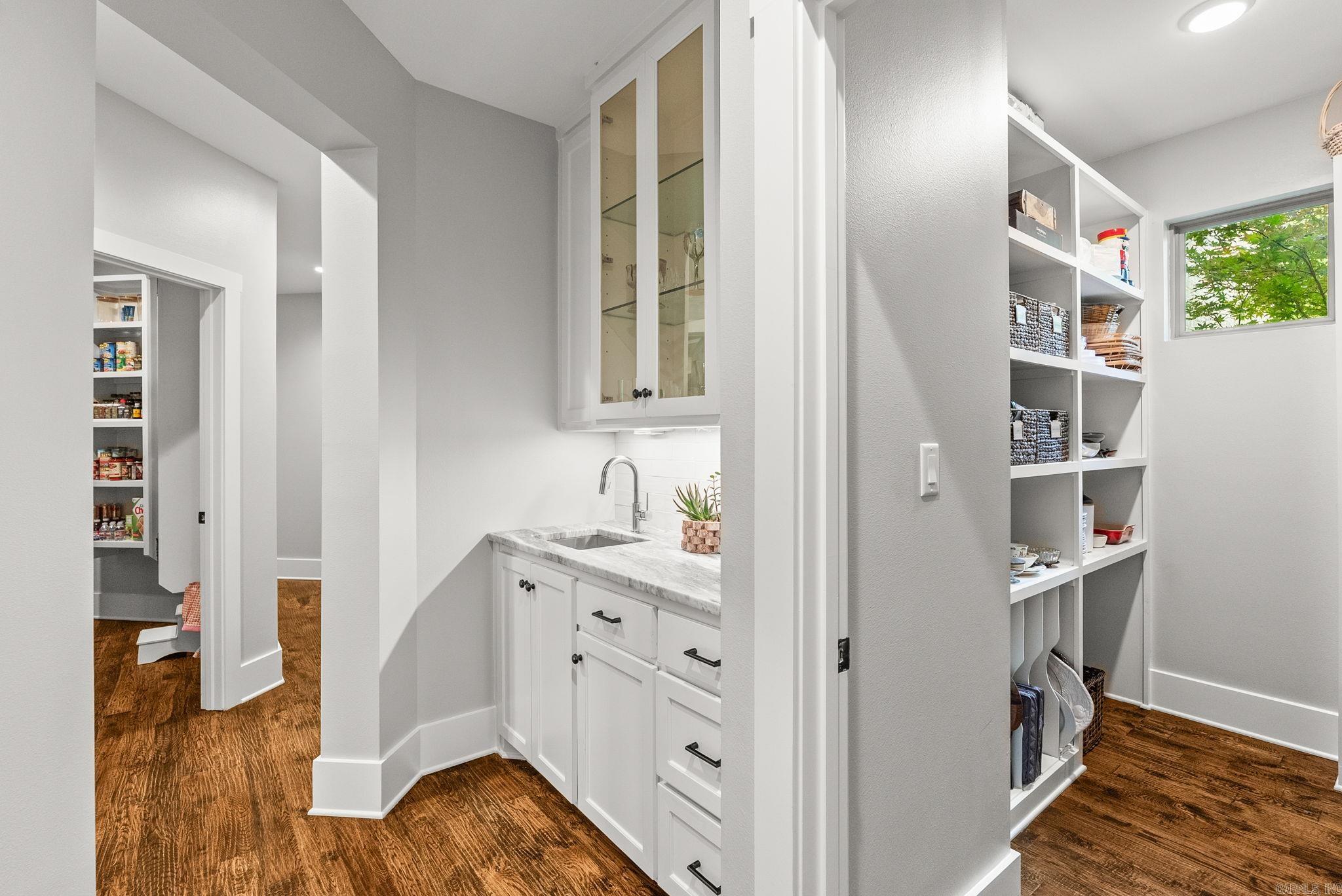 Little Rock, Arkansas, 72211, United States, ,6 BathroomsBathrooms,Residential,Active,1860286