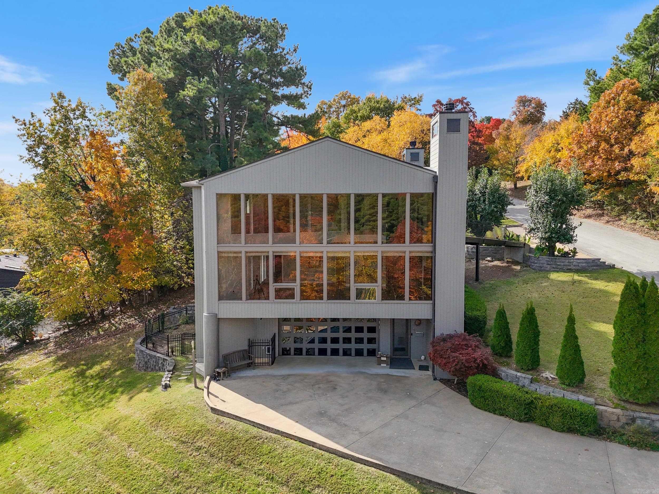 Fayetteville, Arkansas, 72703, United States, 4 Bedrooms Bedrooms, ,3 BathroomsBathrooms,Residential,Active,2007010