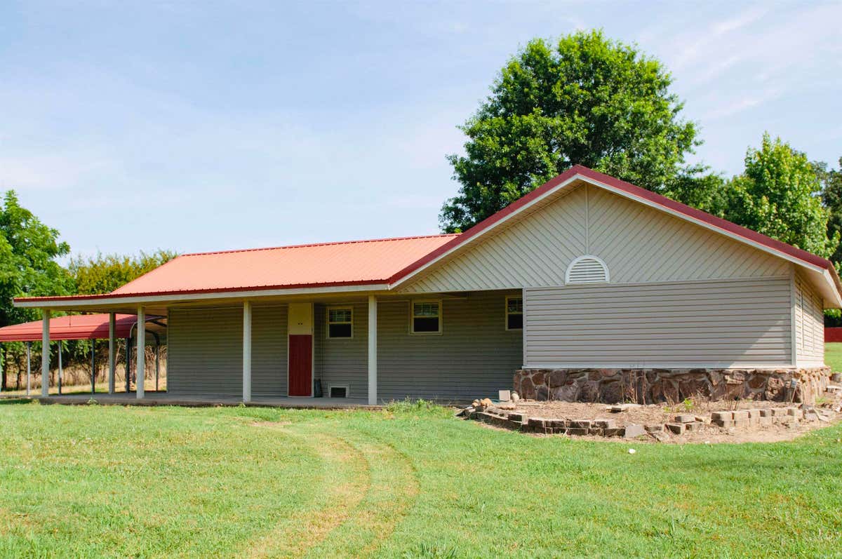 410 PIN OAK Dr  