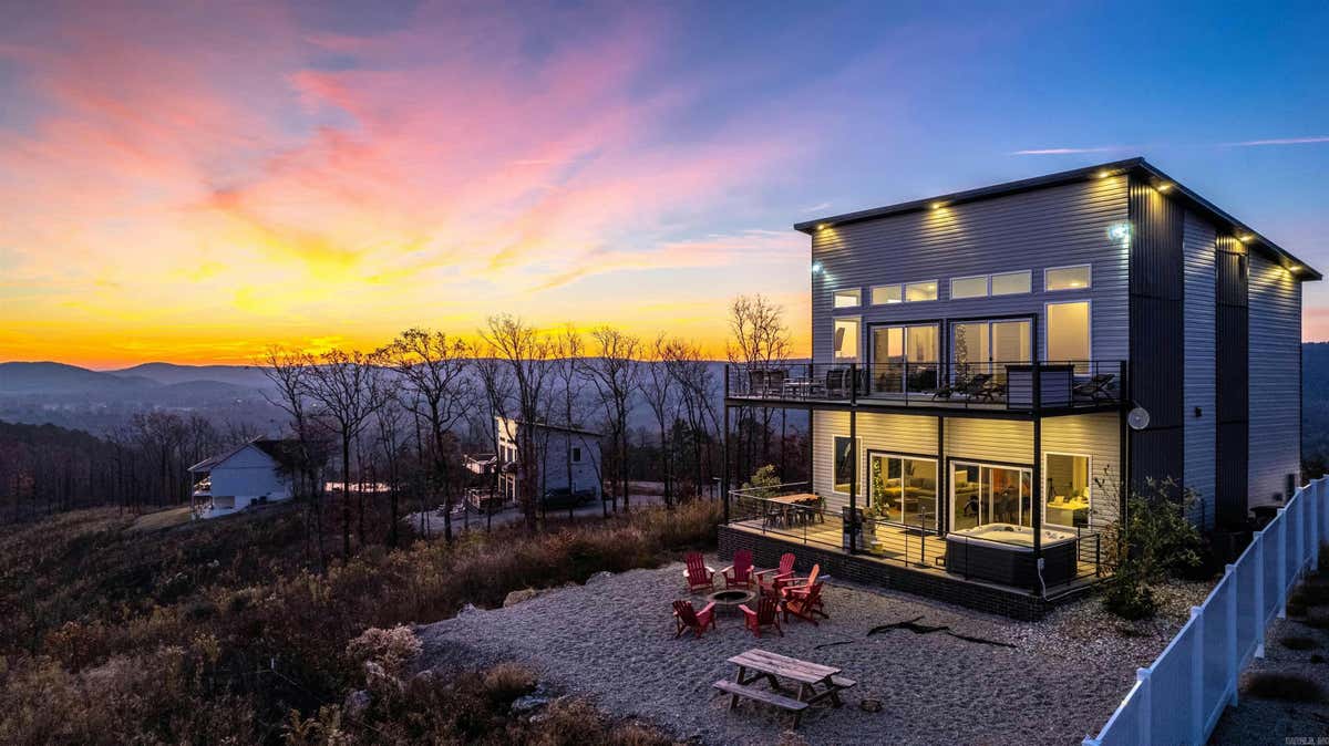 117 E RIANTE TRL, HOT SPRINGS, AR 71913 Single Family Residence For