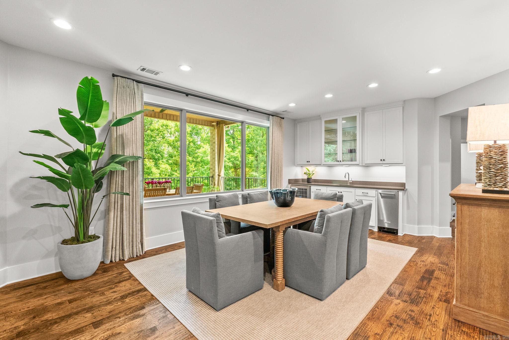 Little Rock, Arkansas, 72211, United States, ,6 BathroomsBathrooms,Residential,Active,1860286