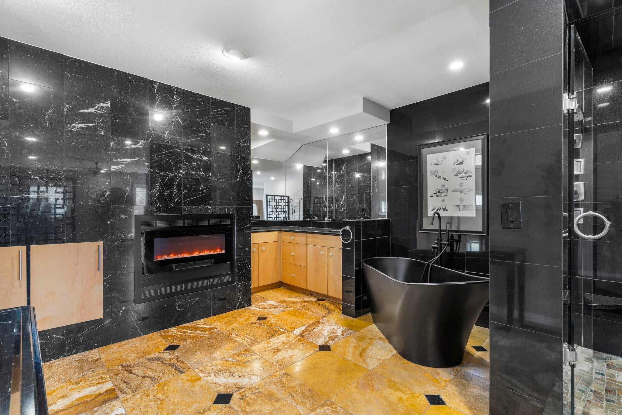 Fayetteville, Arkansas, 72703, United States, 4 Bedrooms Bedrooms, ,3 BathroomsBathrooms,Residential,Active,2007010