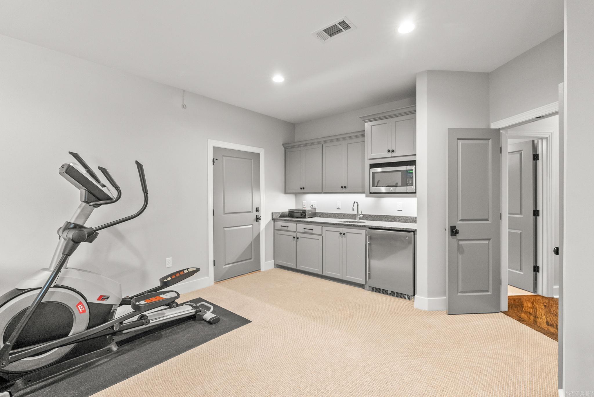 Little Rock, Arkansas, 72211, United States, ,6 BathroomsBathrooms,Residential,Active,1860286