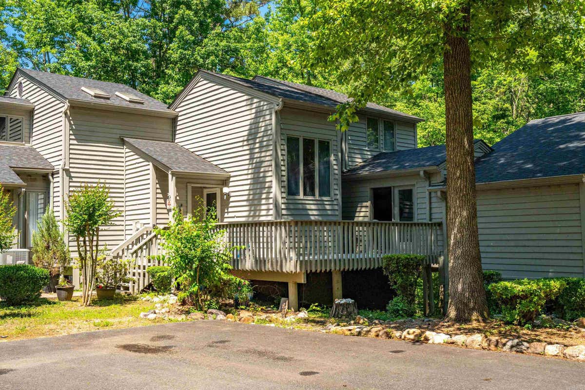 90 Silver Point Dr Unit 4  