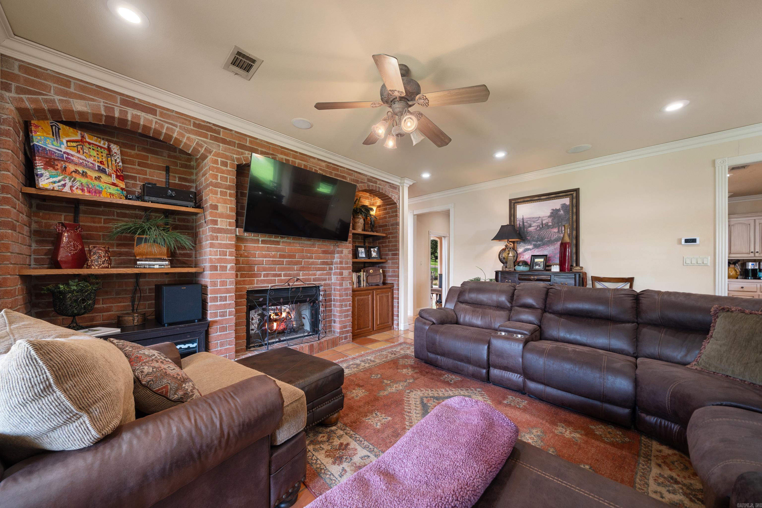 Hot Springs, Arkansas, 71913, United States, 5 Bedrooms Bedrooms, ,5 BathroomsBathrooms,Residential,Active,1990038