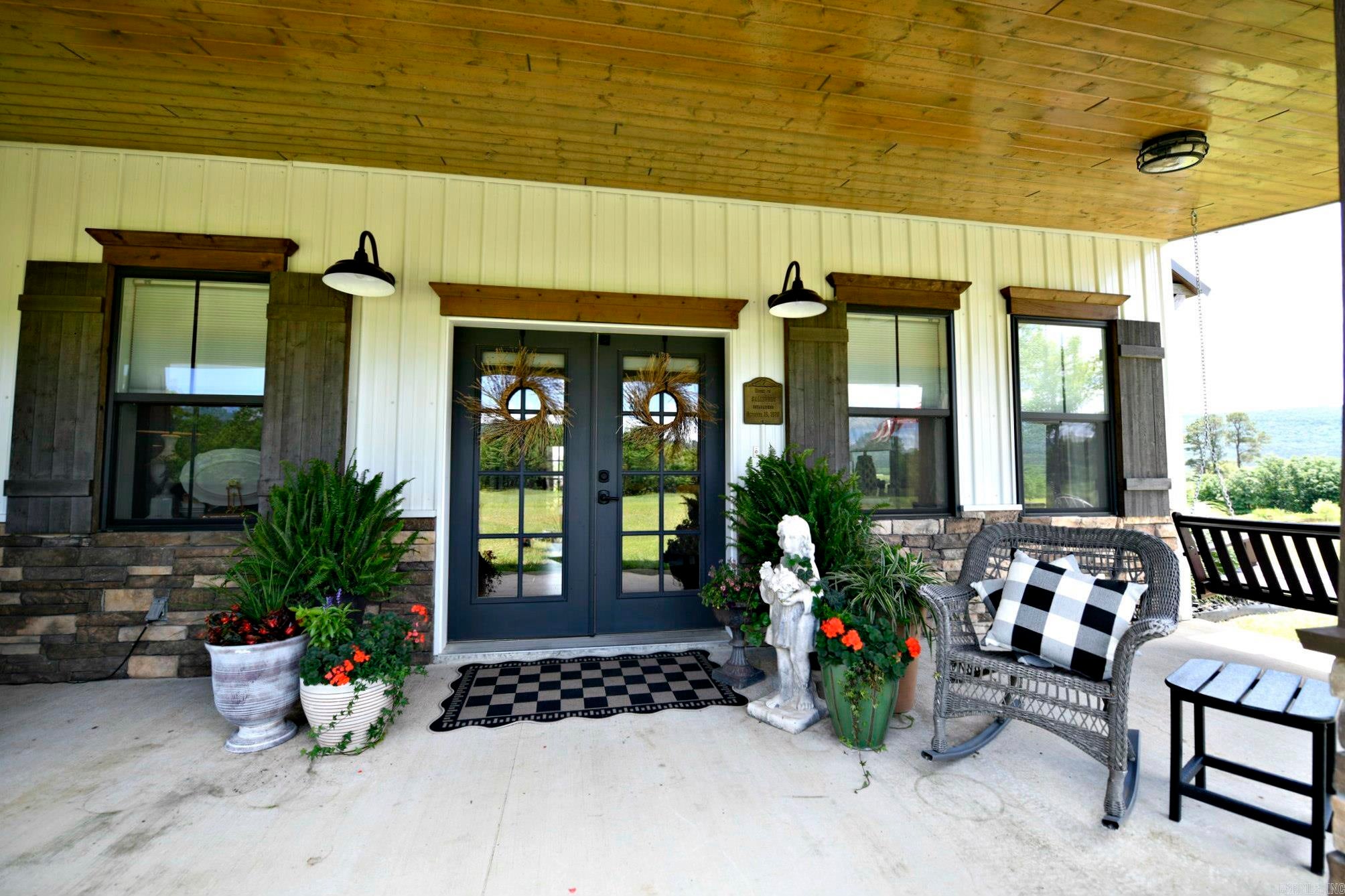 Mena, Arkansas, 71953, United States, 3 Bedrooms Bedrooms, ,3 BathroomsBathrooms,Residential,Active,1998755