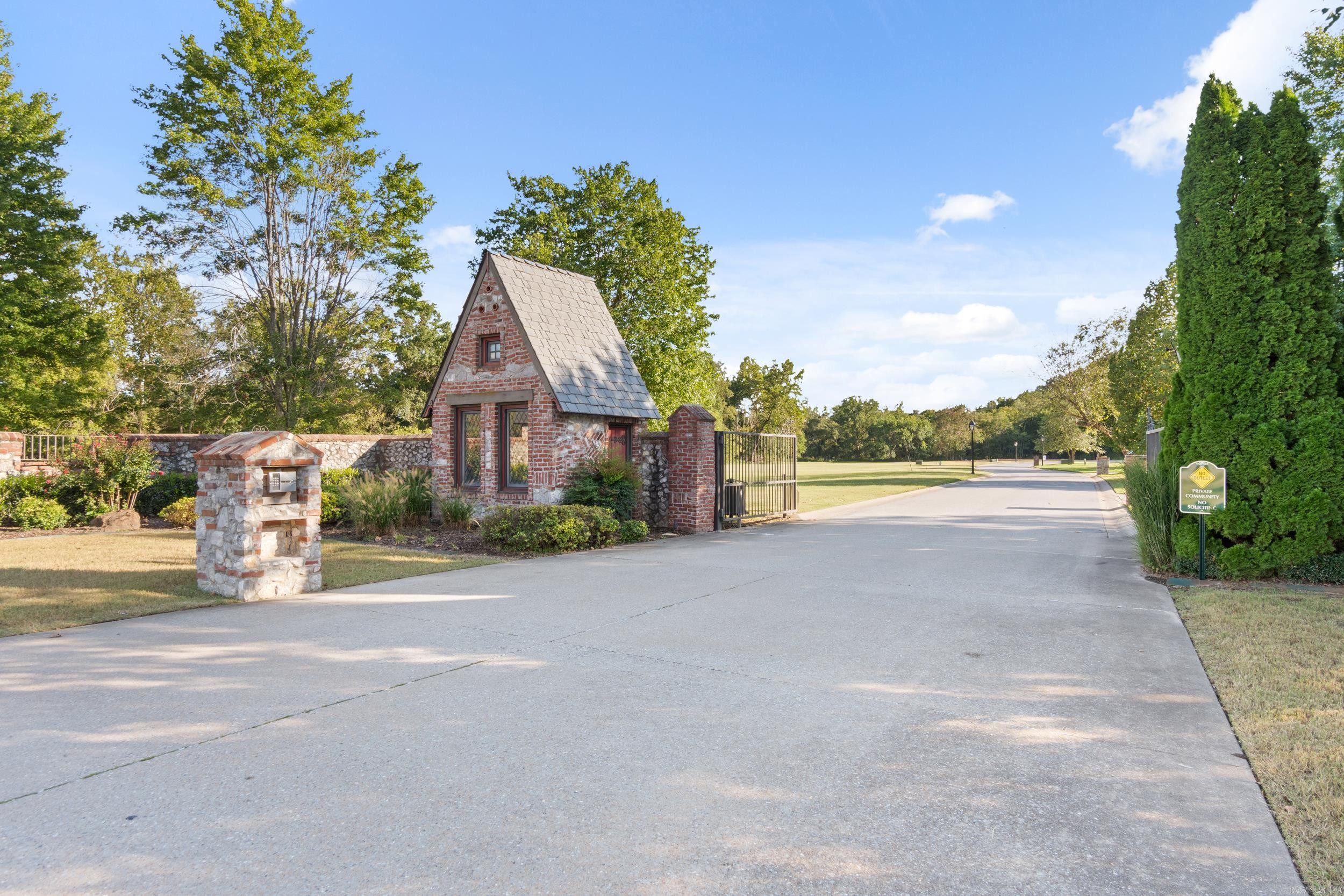 Bentonville, Arkansas, 72713, United States, 4 Bedrooms Bedrooms, ,5 BathroomsBathrooms,Residential,Active,1985867