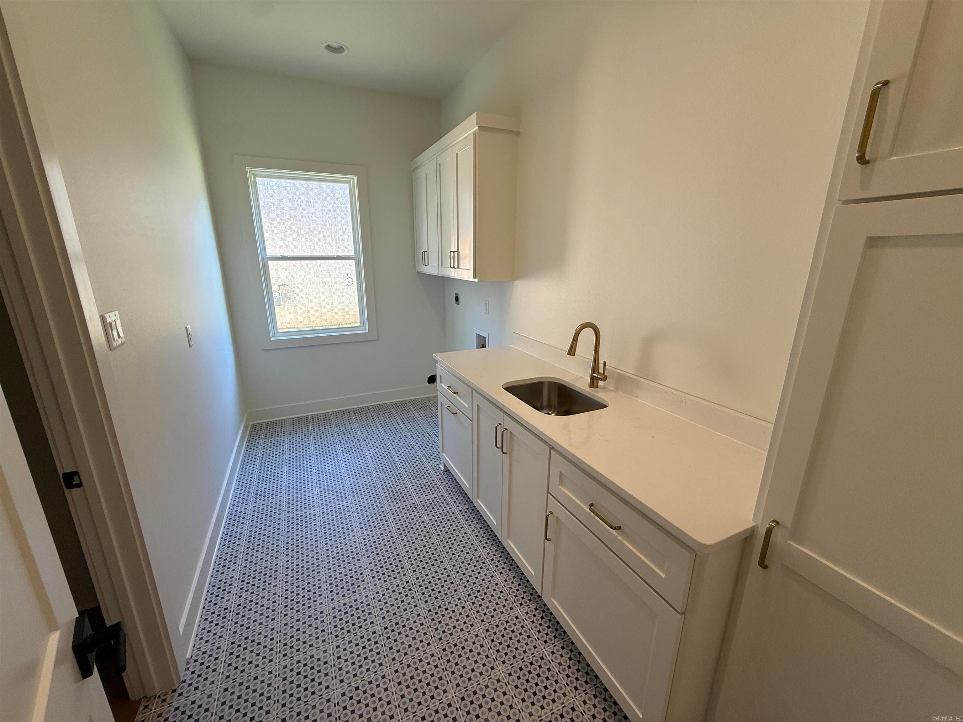 Little Rock, Arkansas, 72223, United States, 5 Bedrooms Bedrooms, ,5 BathroomsBathrooms,Residential,Active,1894548