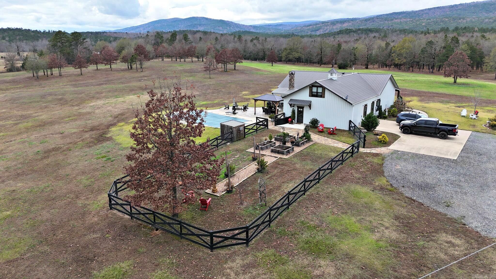 Mena, Arkansas, 71953, United States, 3 Bedrooms Bedrooms, ,3 BathroomsBathrooms,Residential,Active,1998755