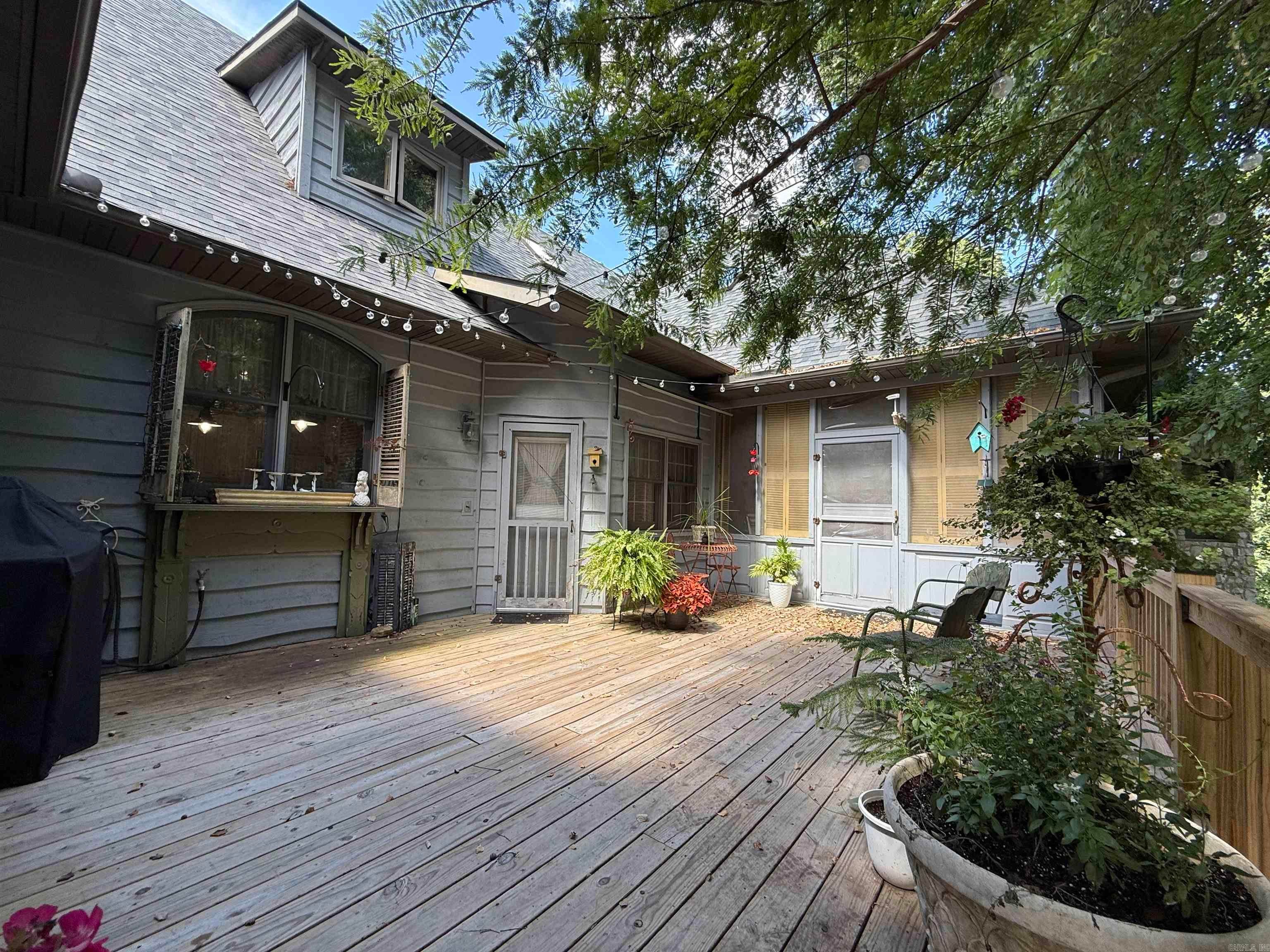 Mountain View, Arkansas, 72560, United States, 4 Bedrooms Bedrooms, ,5 BathroomsBathrooms,Residential,Active,1898230