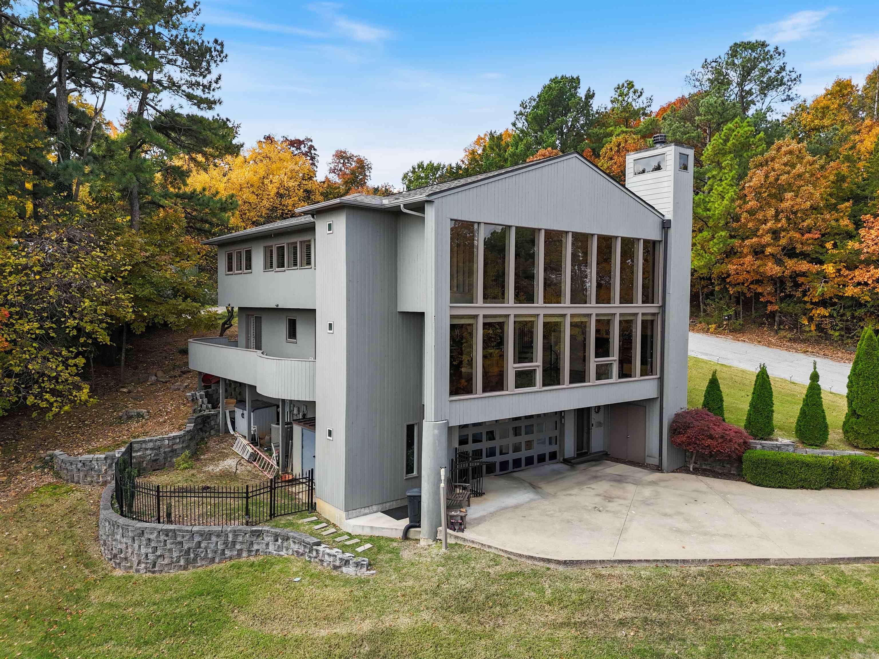 Fayetteville, Arkansas, 72703, United States, 4 Bedrooms Bedrooms, ,3 BathroomsBathrooms,Residential,Active,2007010