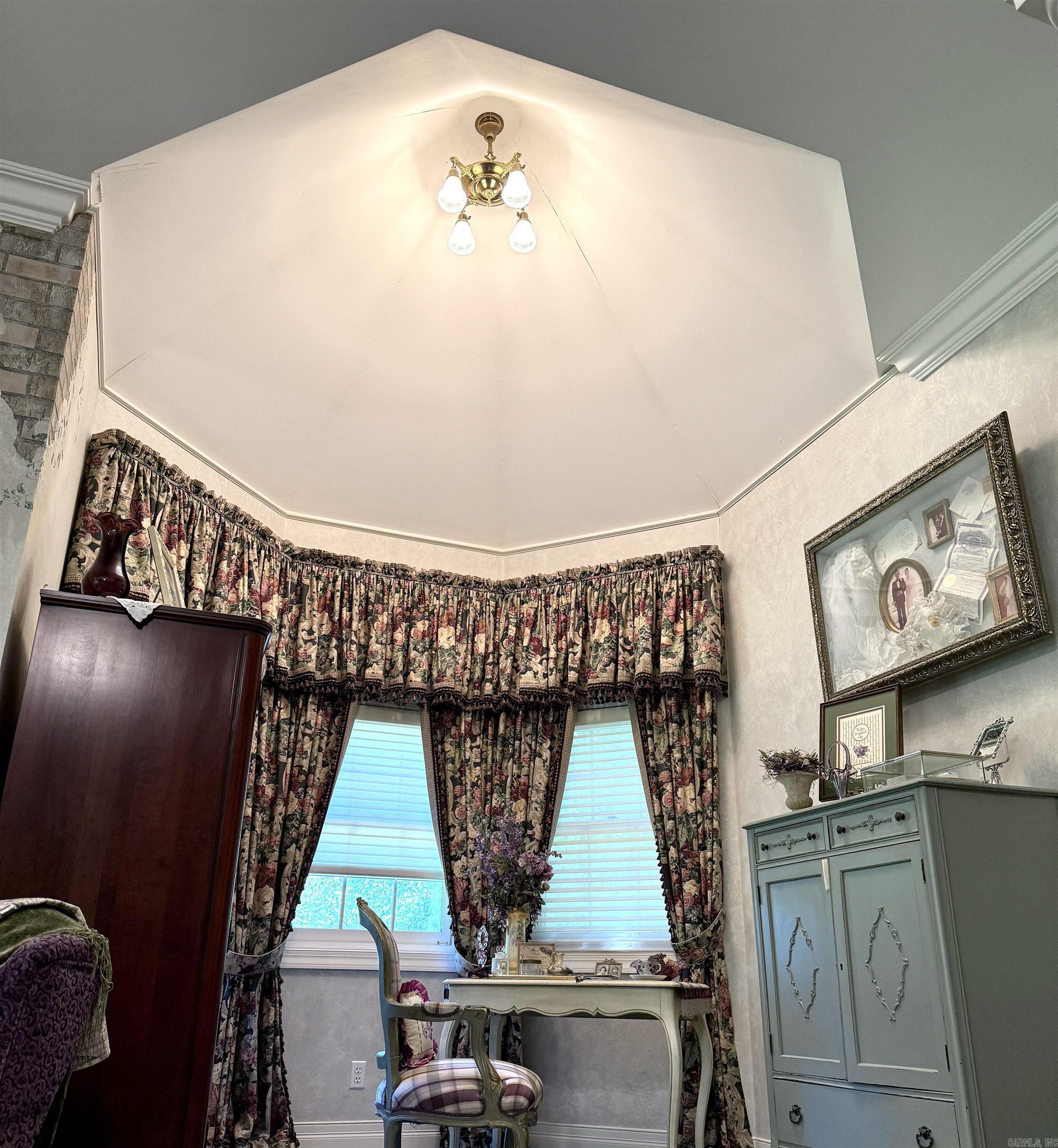 Mountain View, Arkansas, 72560, United States, 4 Bedrooms Bedrooms, ,5 BathroomsBathrooms,Residential,Active,1898230