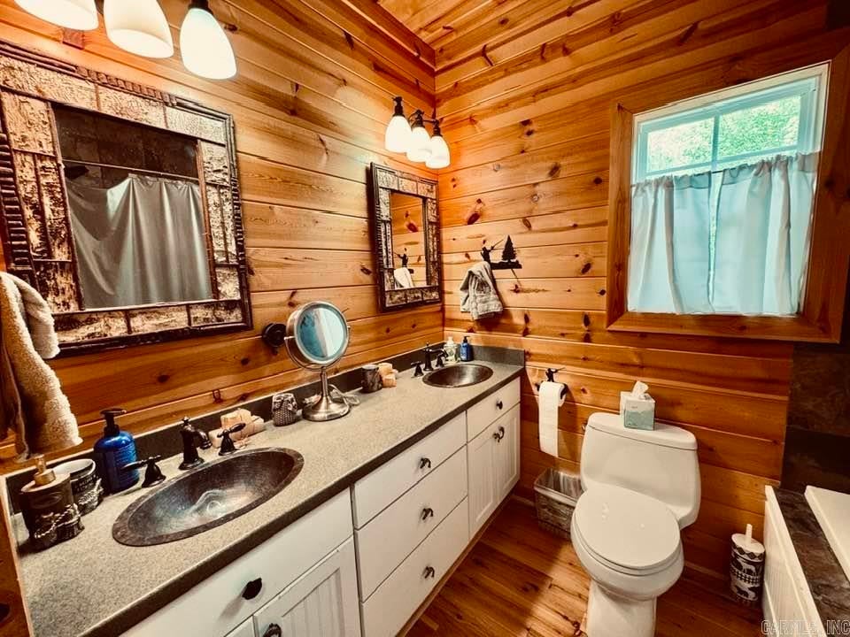 Mountain View, Arkansas, 72560, United States, ,5 BathroomsBathrooms,Residential,Active,1849223