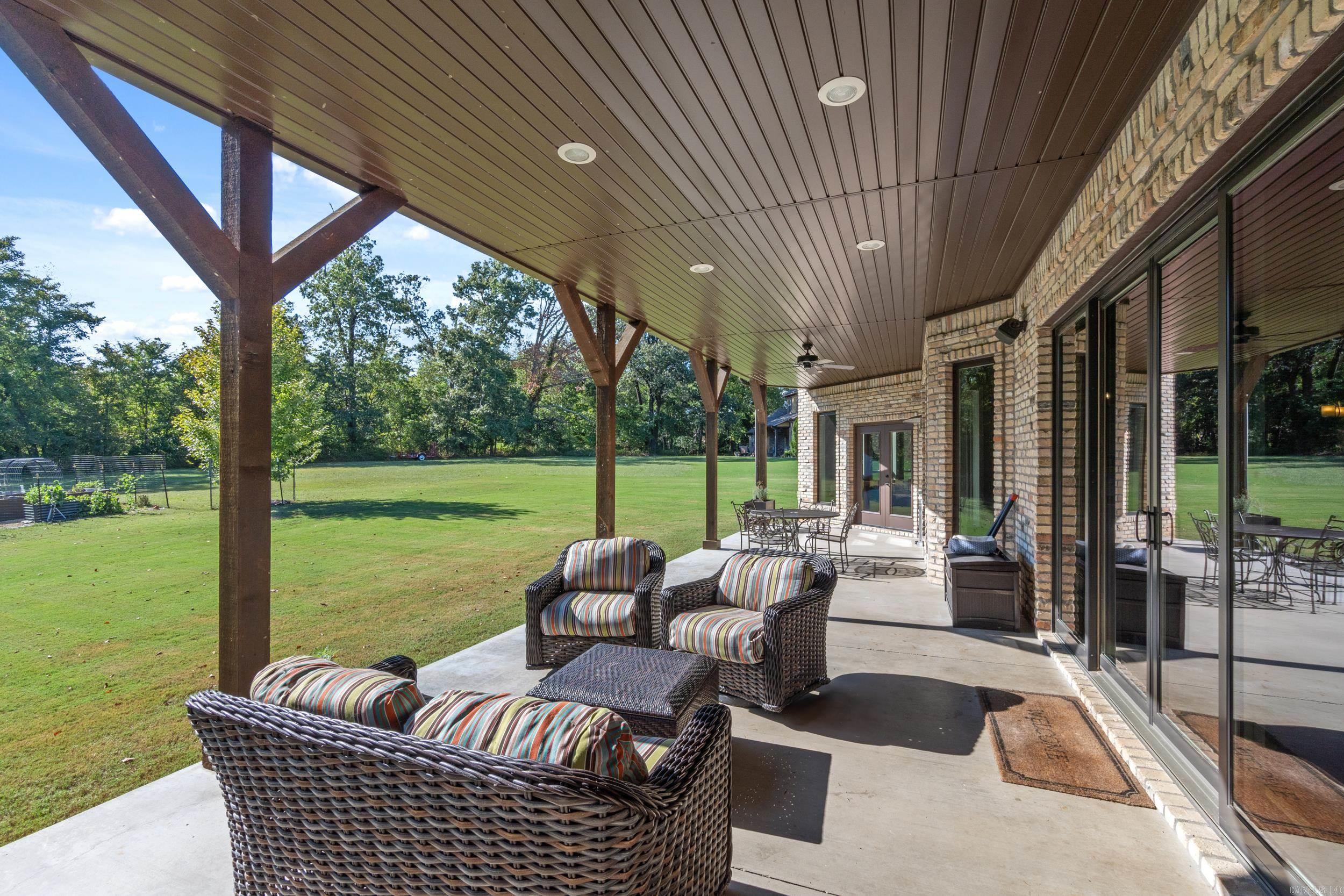 Bentonville, Arkansas, 72713, United States, 4 Bedrooms Bedrooms, ,5 BathroomsBathrooms,Residential,Active,1985867