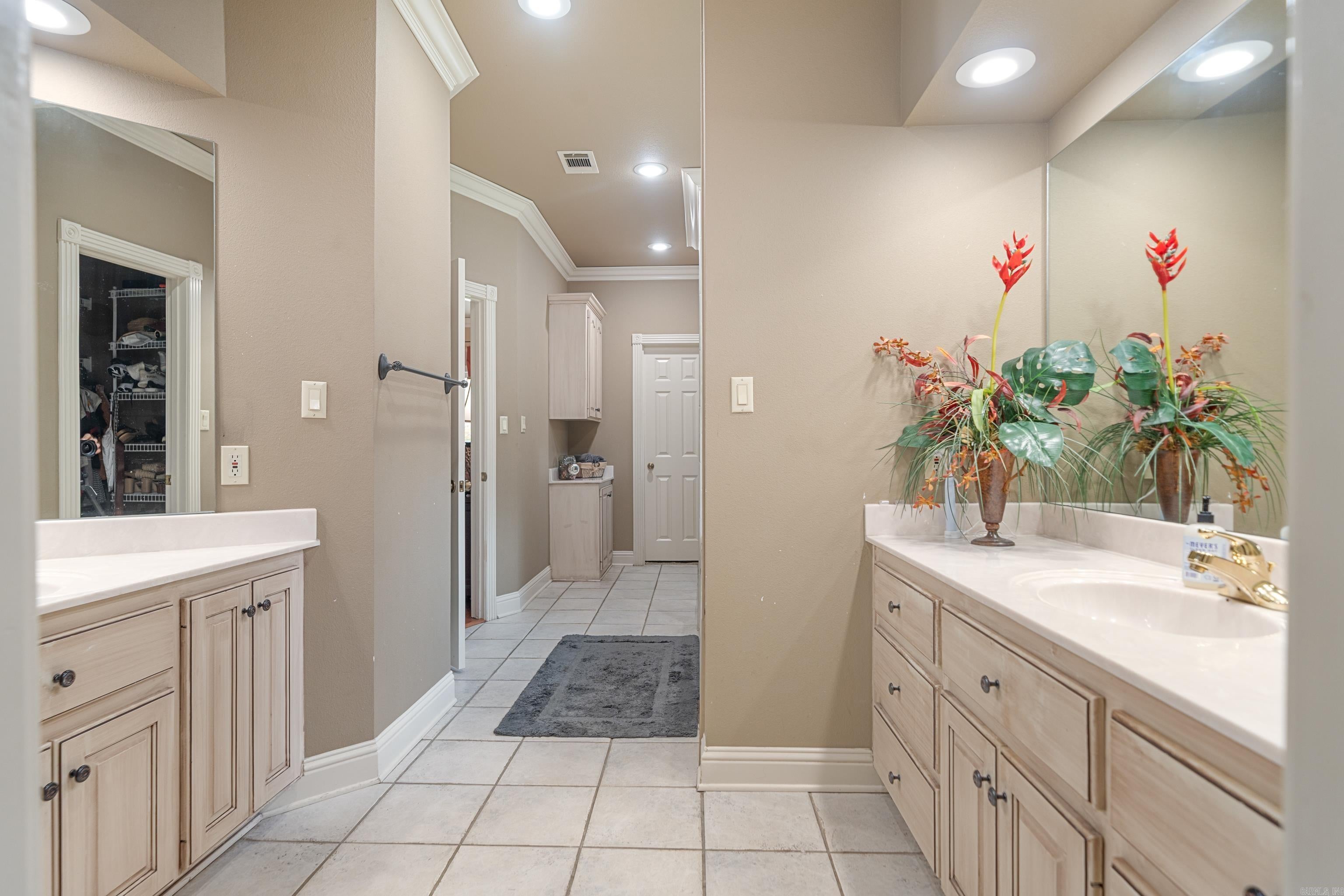 Hot Springs, Arkansas, 71913, United States, 5 Bedrooms Bedrooms, ,5 BathroomsBathrooms,Residential,Active,1920263