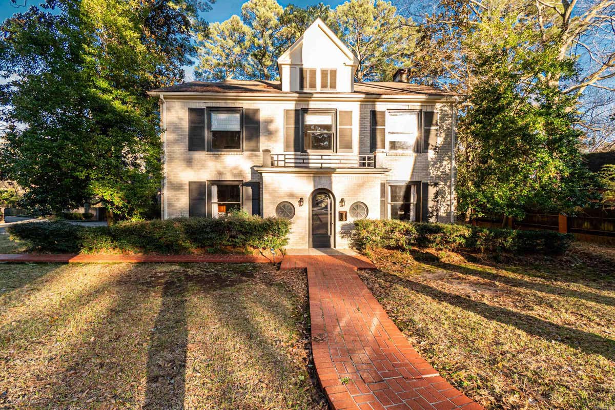 1627 N MADISON AVE  
