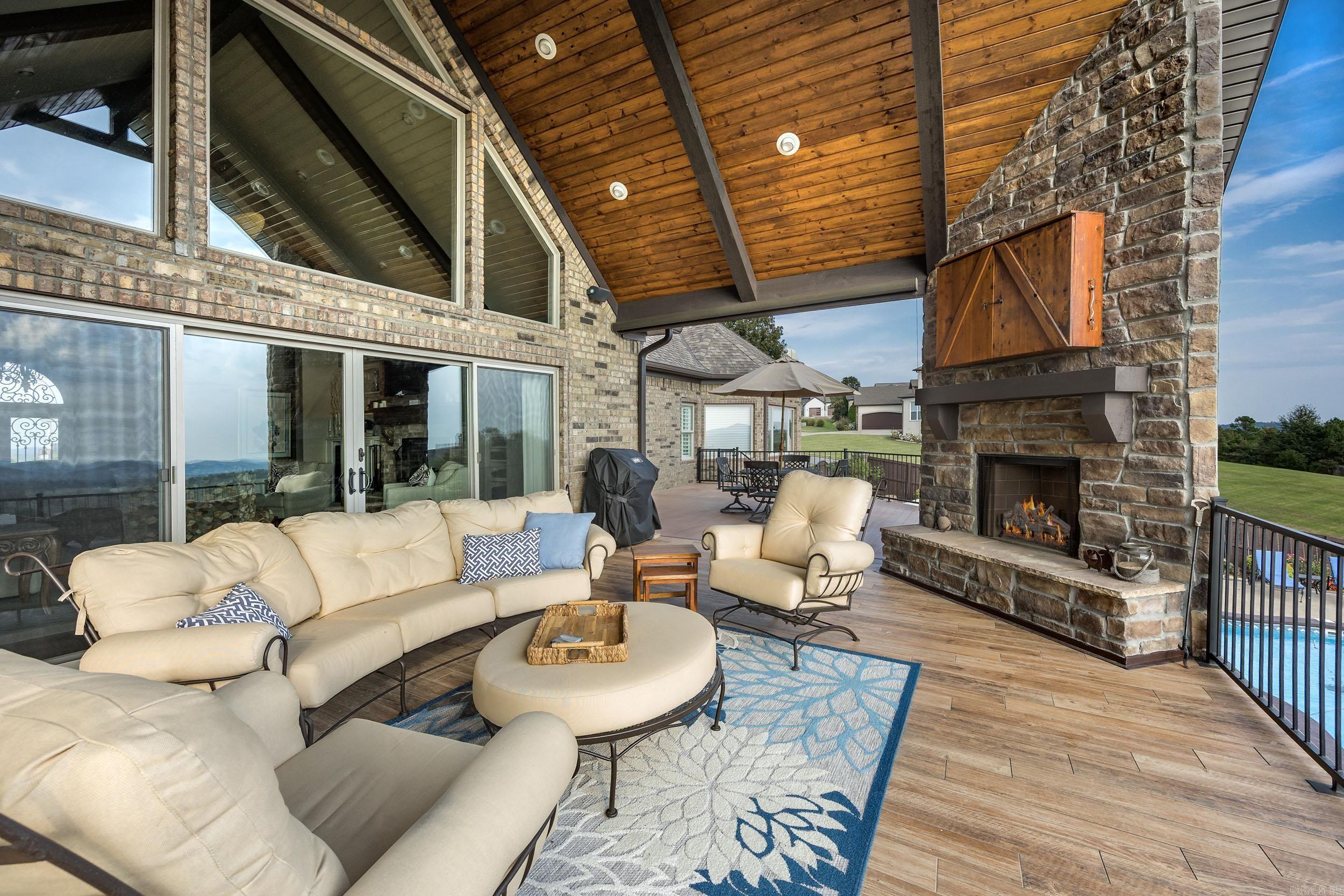 North Little Rock, Arkansas, 72113, United States, 3 Bedrooms Bedrooms, ,4 BathroomsBathrooms,Residential,Active,2010160