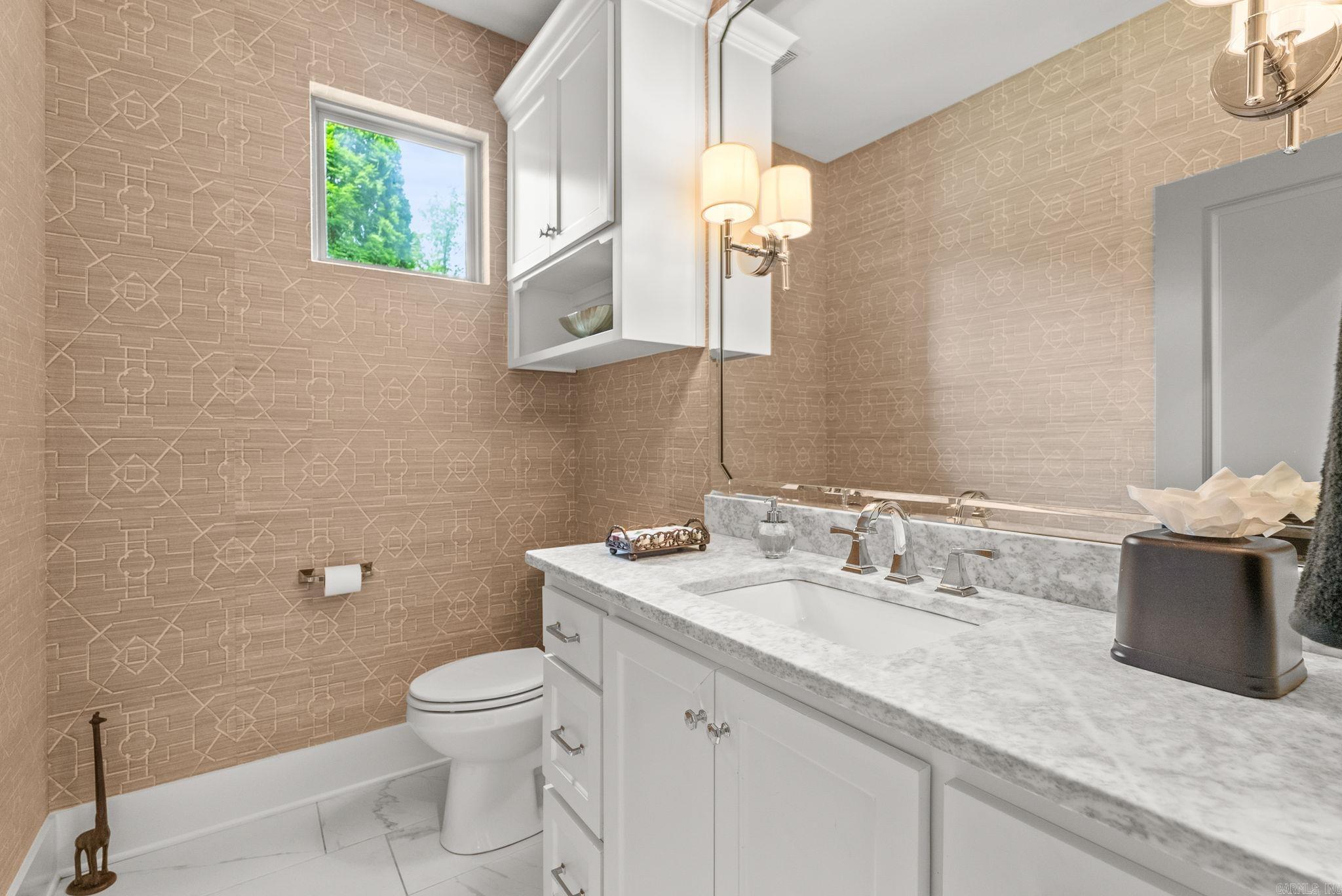 Little Rock, Arkansas, 72211, United States, ,6 BathroomsBathrooms,Residential,Active,1860286