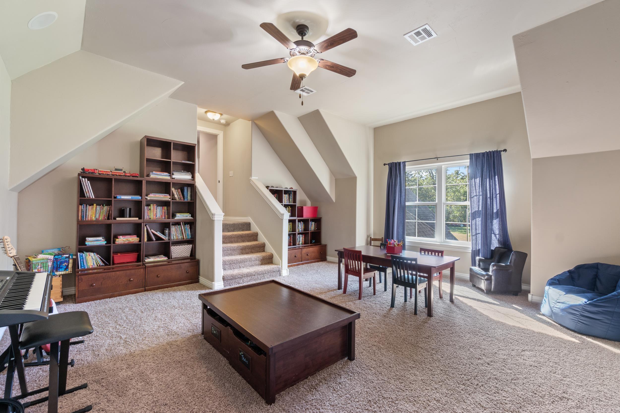 Bentonville, Arkansas, 72713, United States, 4 Bedrooms Bedrooms, ,5 BathroomsBathrooms,Residential,Active,1985867