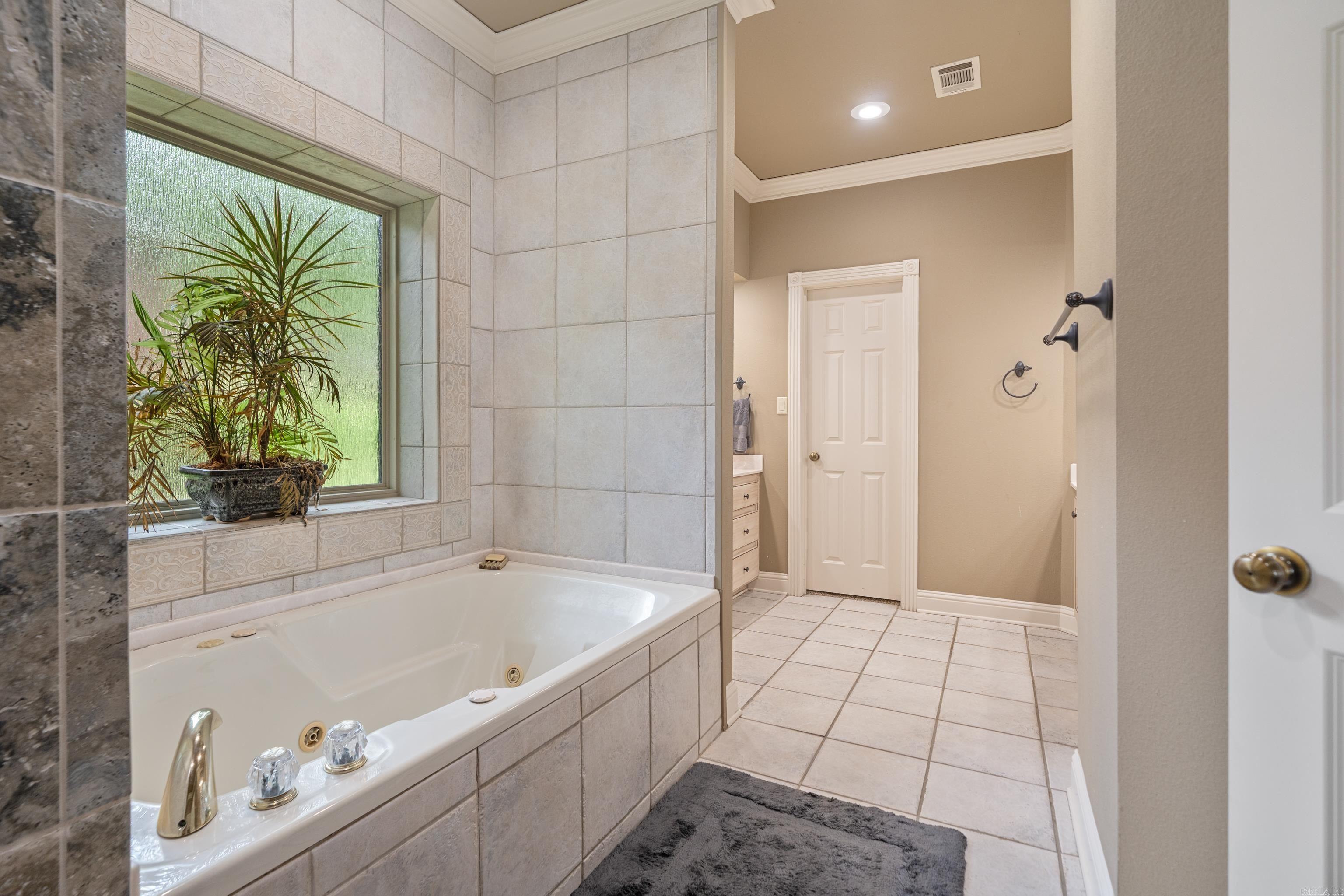 Hot Springs, Arkansas, 71913, United States, 5 Bedrooms Bedrooms, ,5 BathroomsBathrooms,Residential,Active,1920263