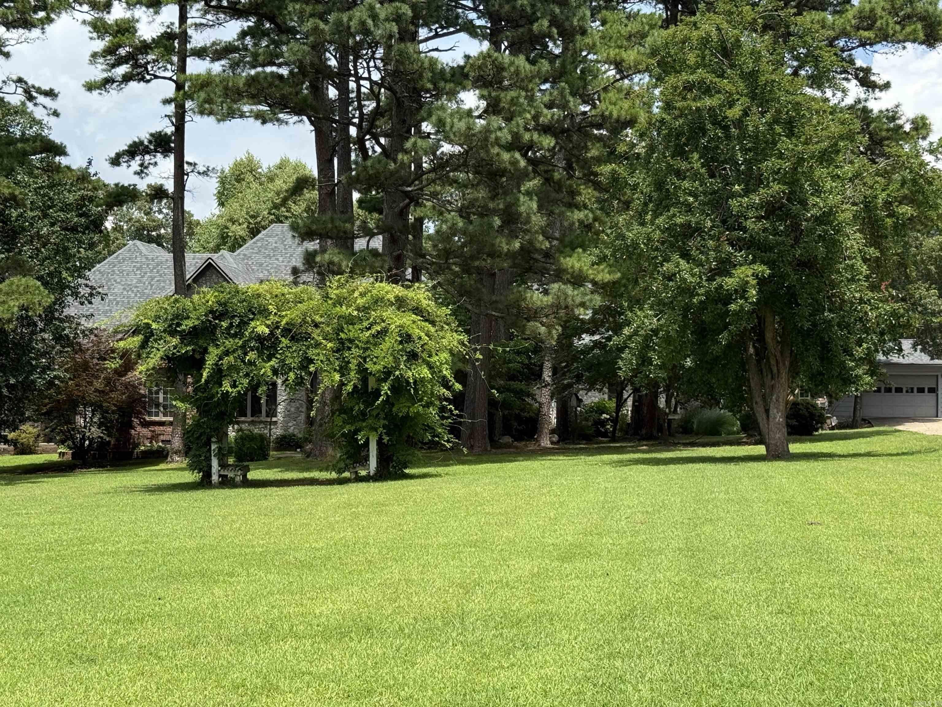 Mountain View, Arkansas, 72560, United States, 4 Bedrooms Bedrooms, ,5 BathroomsBathrooms,Residential,Active,1898230