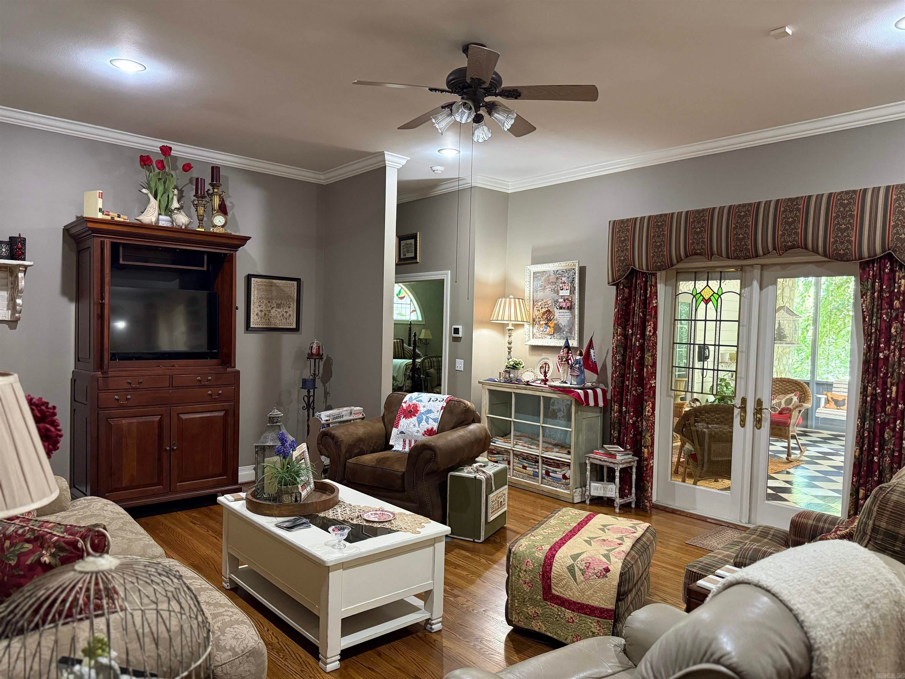 Mountain View, Arkansas, 72560, United States, 4 Bedrooms Bedrooms, ,5 BathroomsBathrooms,Residential,Active,1898230