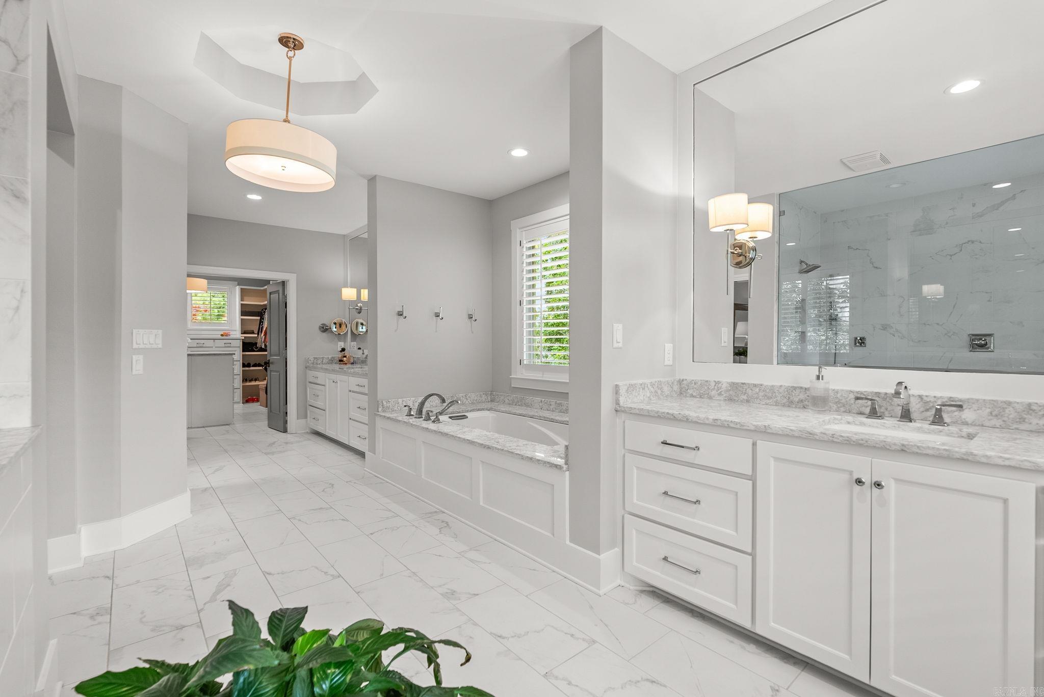 Little Rock, Arkansas, 72211, United States, ,6 BathroomsBathrooms,Residential,Active,1860286