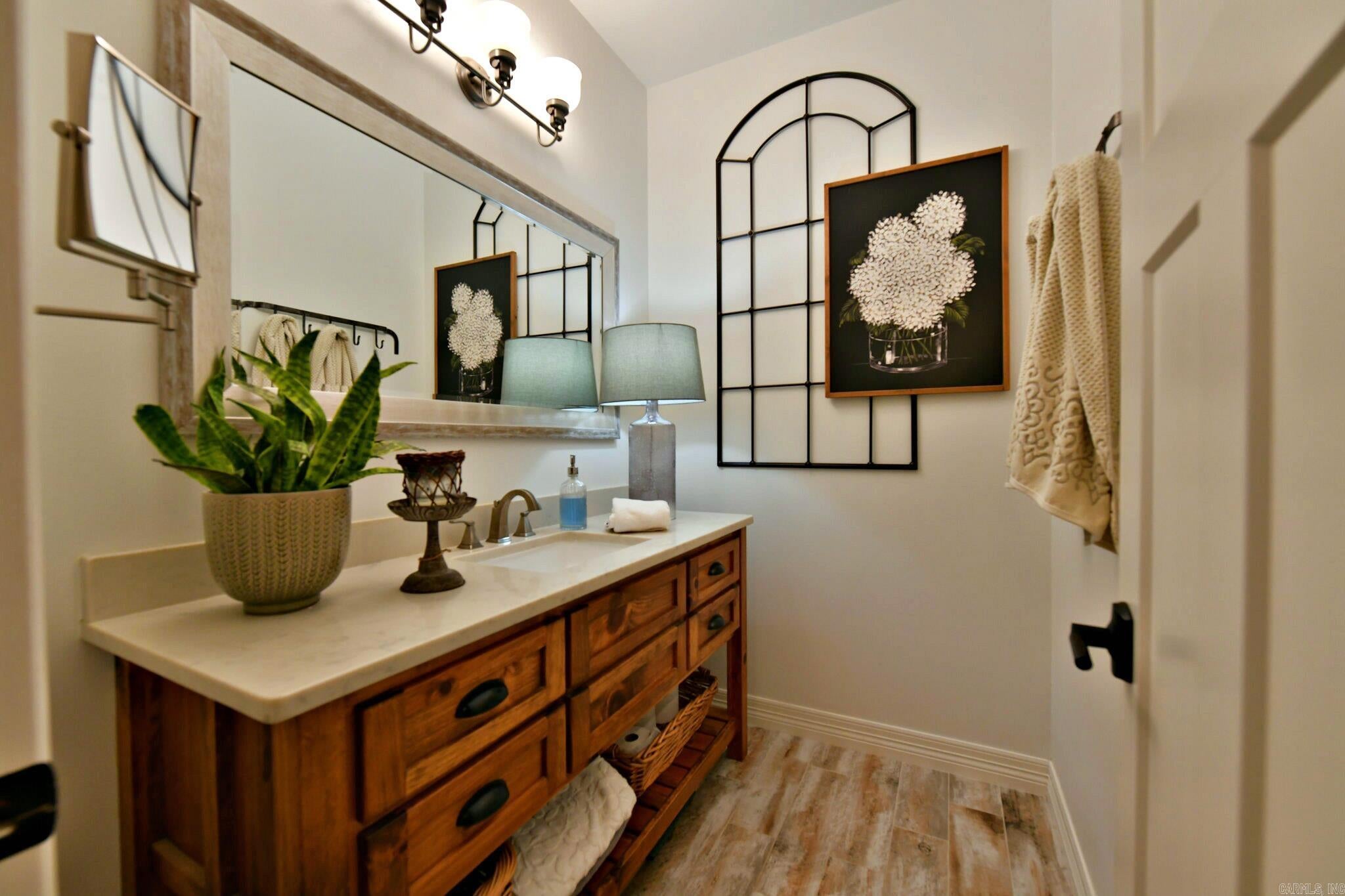 Mena, Arkansas, 71953, United States, 3 Bedrooms Bedrooms, ,3 BathroomsBathrooms,Residential,Active,1998755