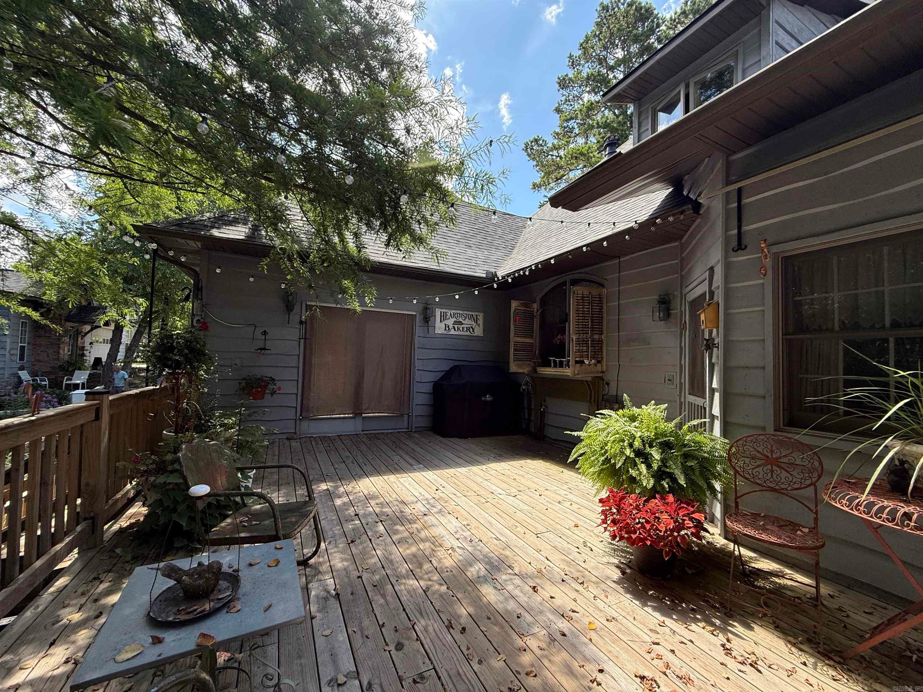 Mountain View, Arkansas, 72560, United States, 4 Bedrooms Bedrooms, ,5 BathroomsBathrooms,Residential,Active,1898230