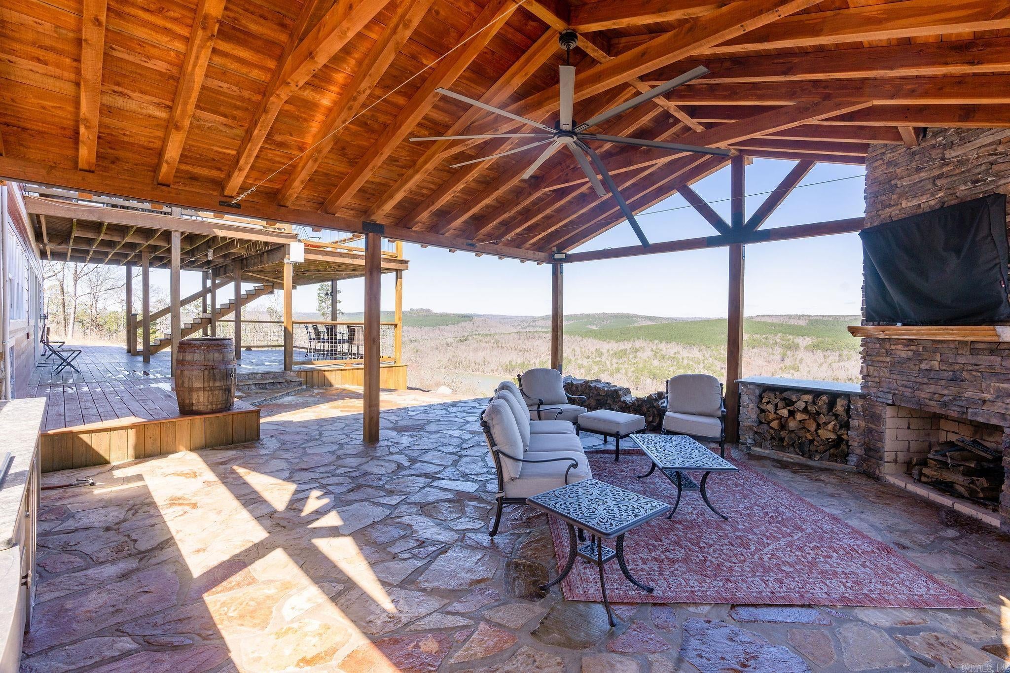 Greers Ferry, Arkansas, 72067, United States, 4 Bedrooms Bedrooms, ,4 BathroomsBathrooms,Residential,Active,1898024