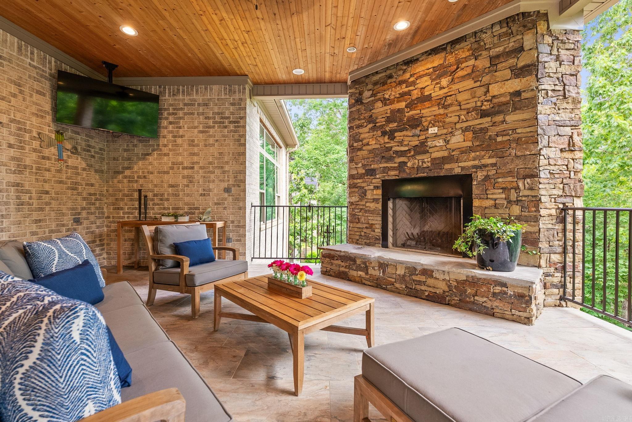 Little Rock, Arkansas, 72211, United States, ,6 BathroomsBathrooms,Residential,Active,1860286