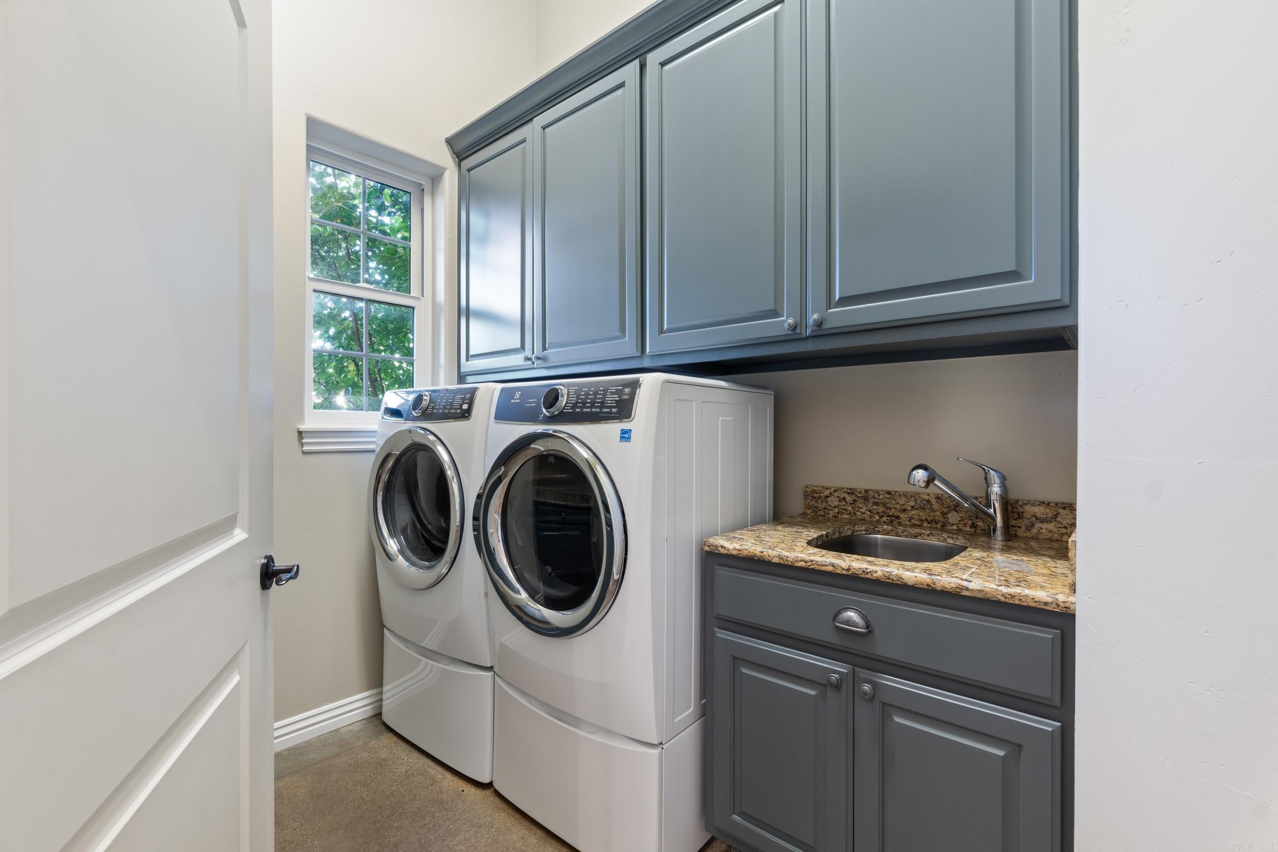 Bentonville, Arkansas, 72713, United States, 4 Bedrooms Bedrooms, ,5 BathroomsBathrooms,Residential,Active,1985867