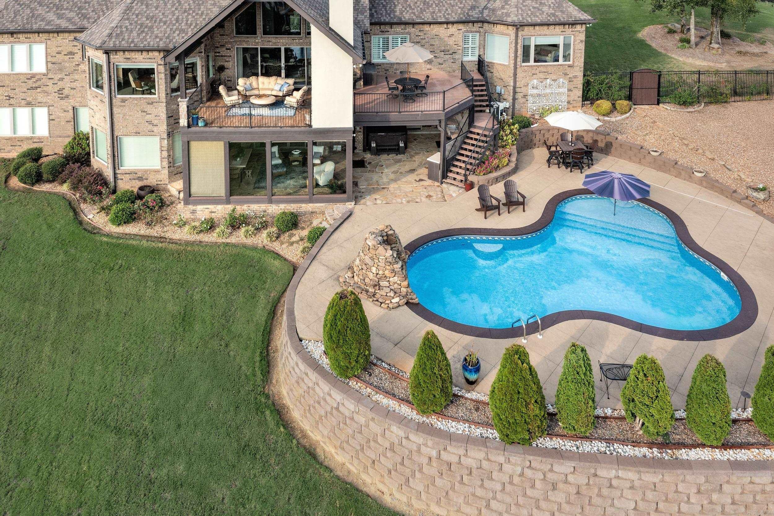 North Little Rock, Arkansas, 72113, United States, 3 Bedrooms Bedrooms, ,4 BathroomsBathrooms,Residential,Active,2010160