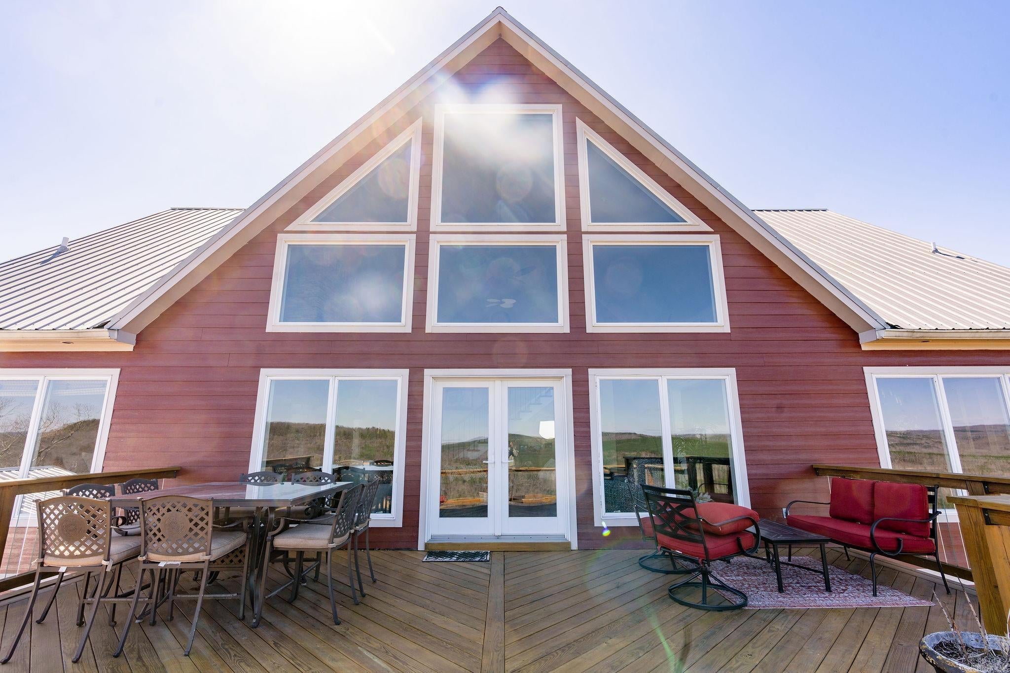 Greers Ferry, Arkansas, 72067, United States, 4 Bedrooms Bedrooms, ,4 BathroomsBathrooms,Residential,Active,1898024