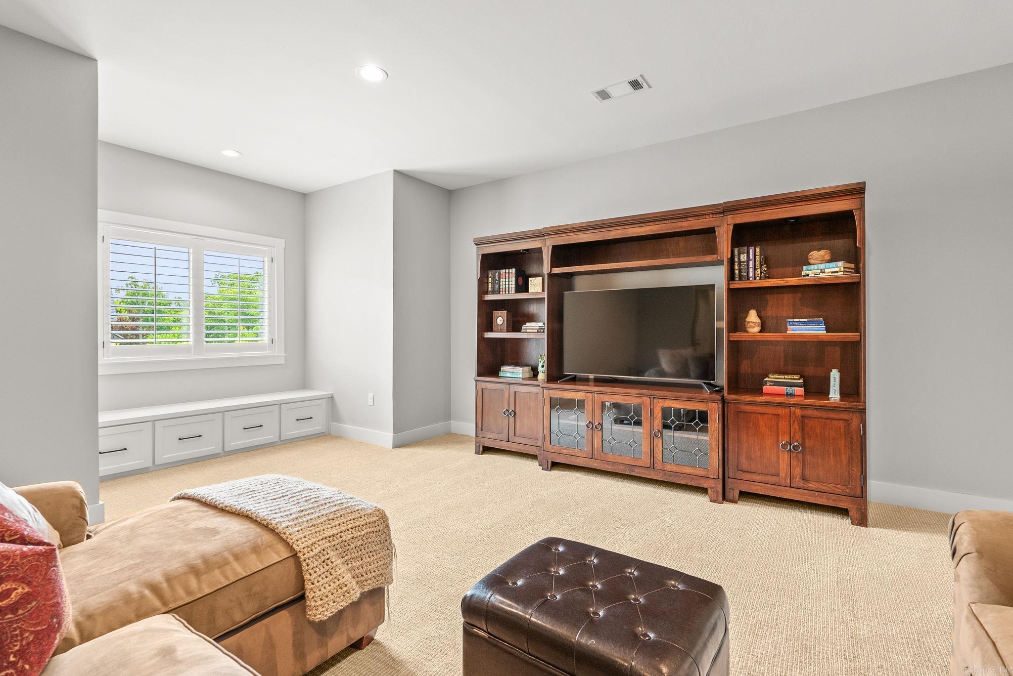 Little Rock, Arkansas, 72211, United States, ,6 BathroomsBathrooms,Residential,Active,1860286