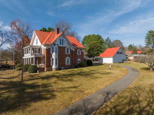 387 NE MAIN ST, FRANKLIN, NC 28734, photo 2 of 43