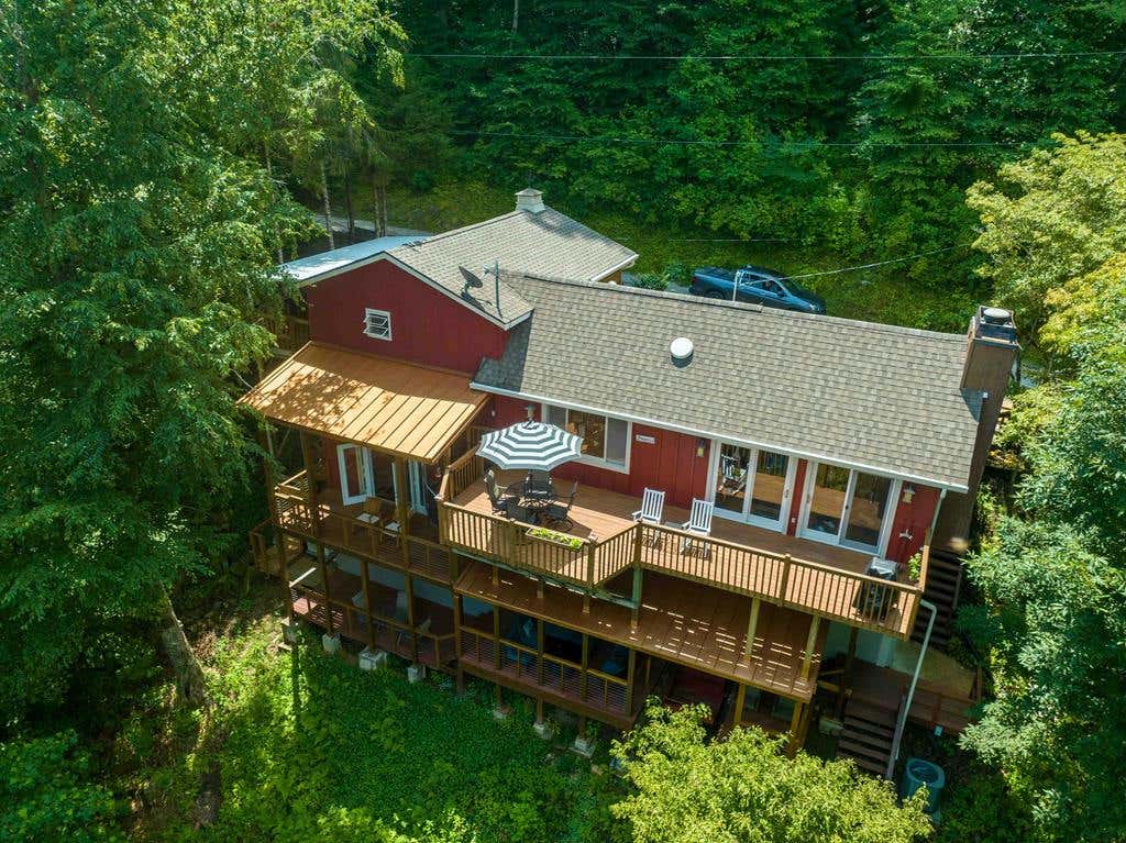 498 NANTAHALA SHRS, TOPTON, NC 28781, photo 1 of 15